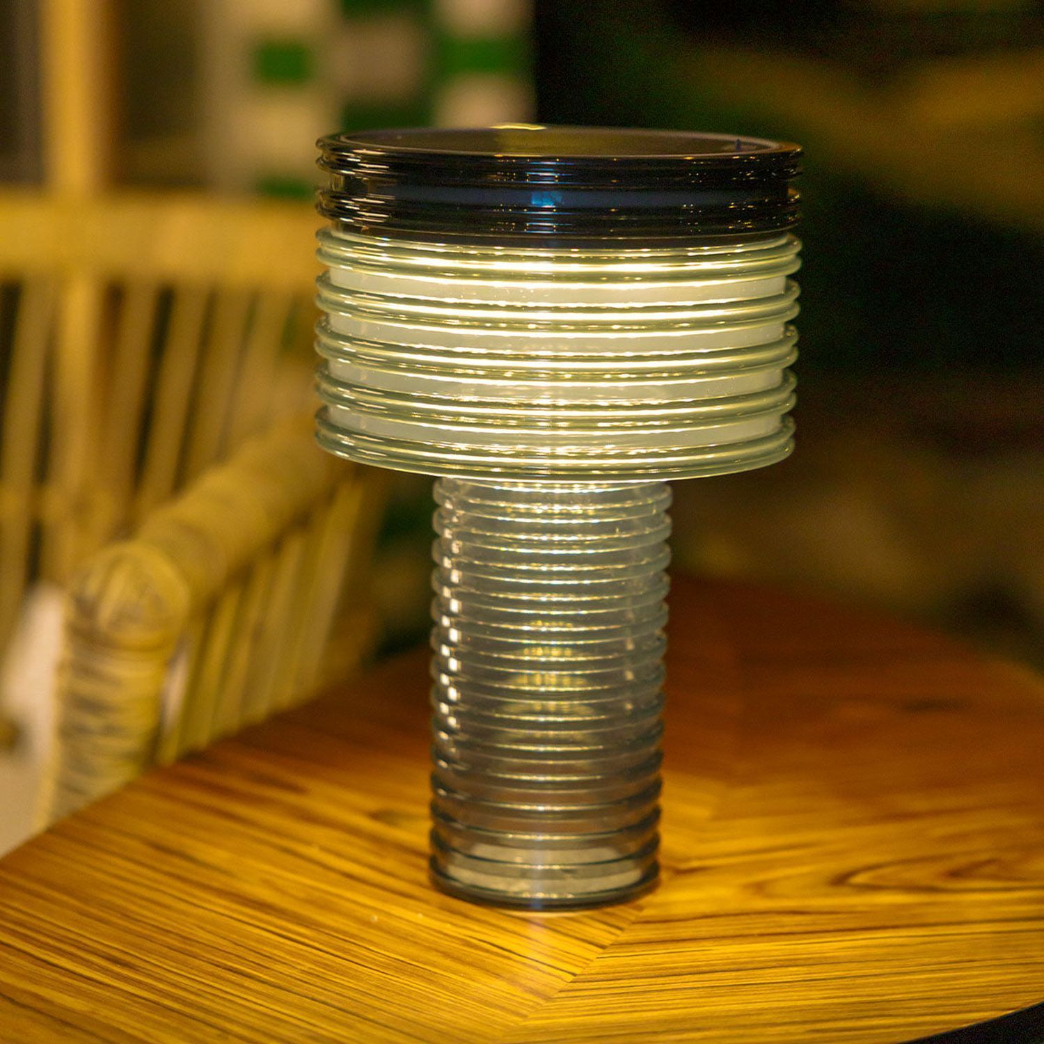 metallischer stapel, hoher zylinder, Spirale Rippung, Geräte-Teil, Industriematerial