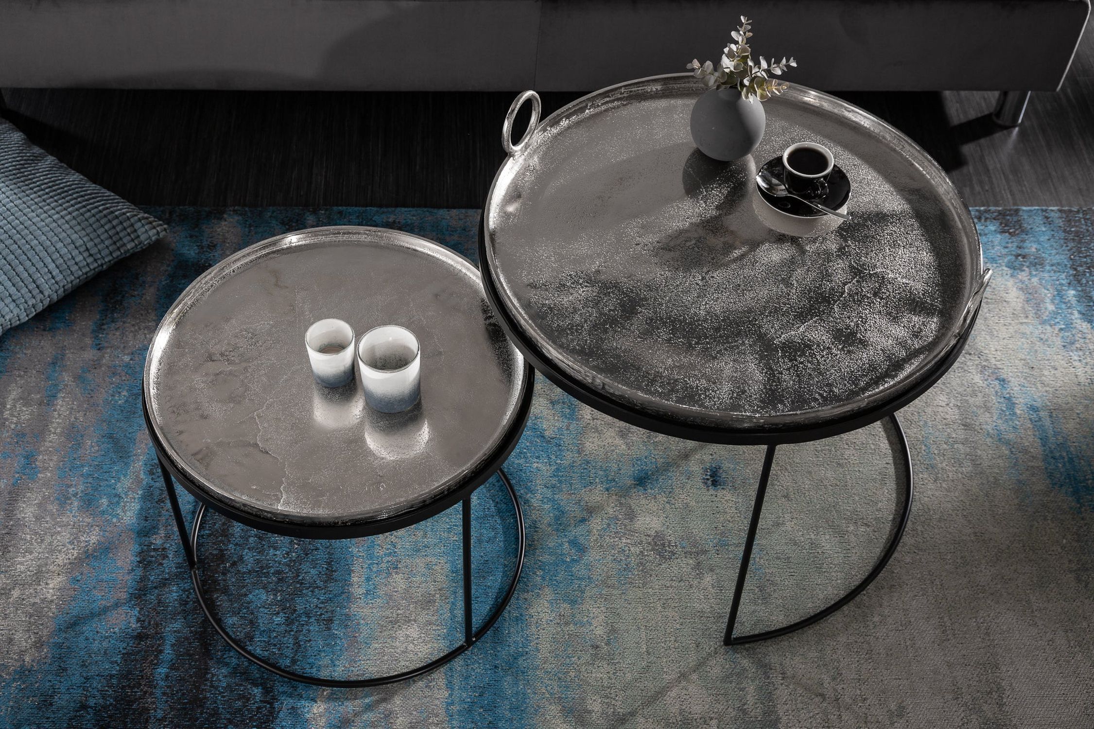 Beistelltisch 2er Set mit Tabletts Metall in Silber Schwarz