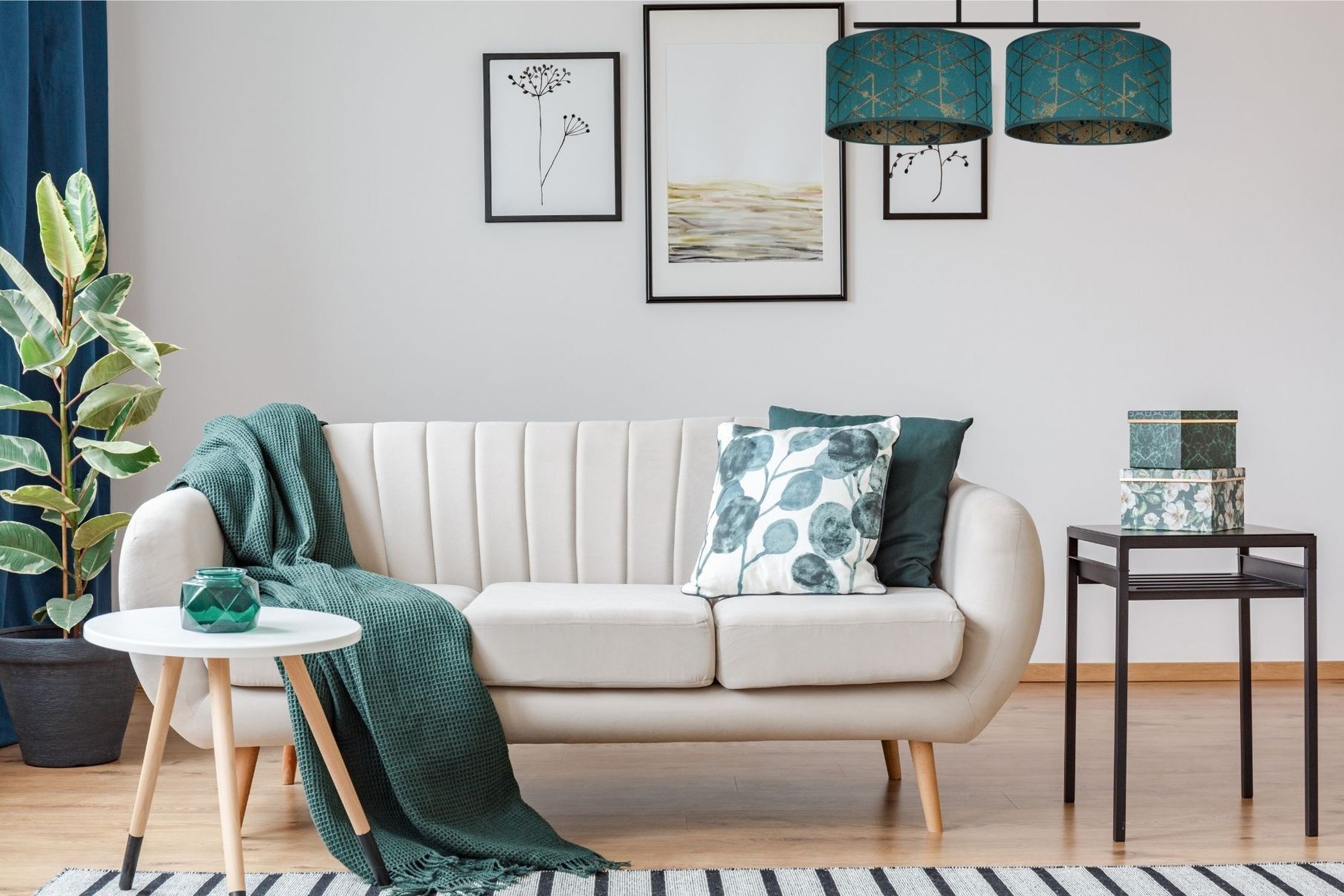 Dekoration für Zuhause, Kissen, Innenarchitektur, Lampe, Couch