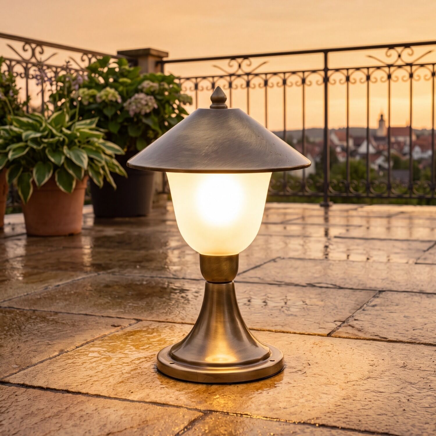 aussen-stehleuchte-wegeleuchte-andros-1-flammig-messing-antik-weiss-rustikal-50-1 Lampe, Außenbereich, Garten, Standleuchte, Metall