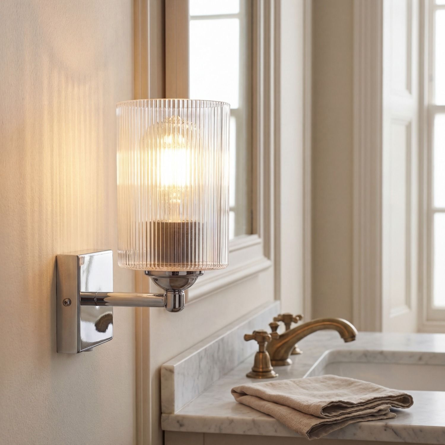 Wandleuchte, Wandarmatur, Glas-Lampenschirm, Chrom Finish, Küchen- oder Badbereich