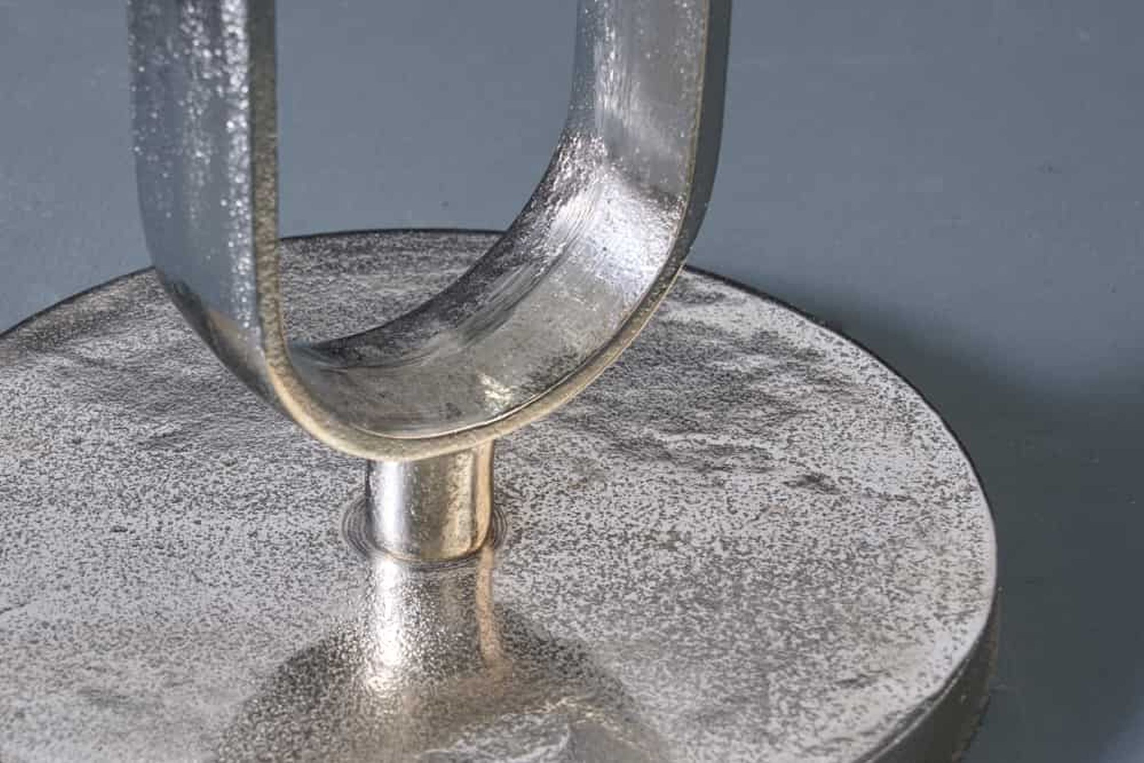 Beistelltisch Metall in Weiß Silber 45x45 cm Handarbeit