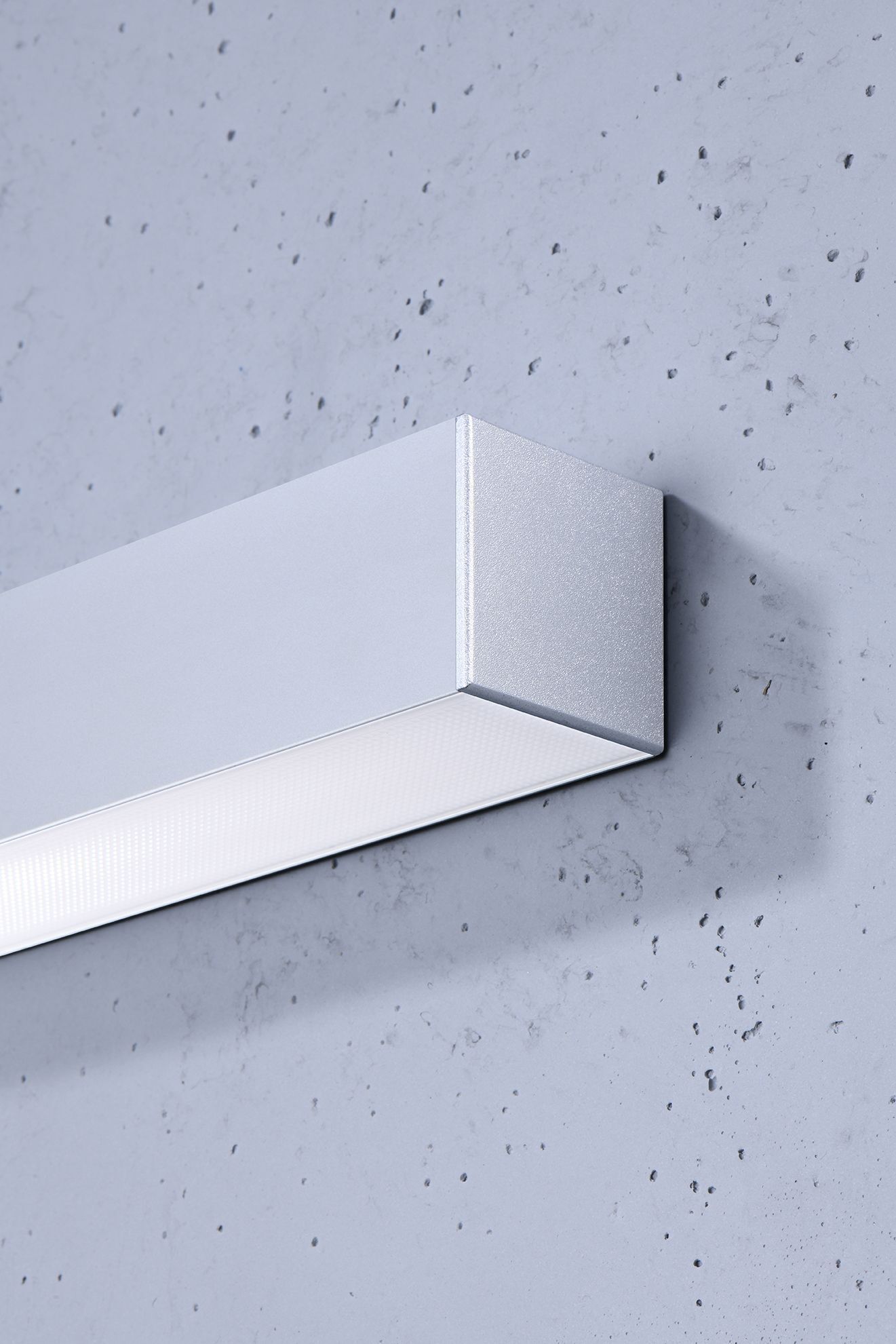 LED Wandleuchte Metall 150 cm lang flach Downlight