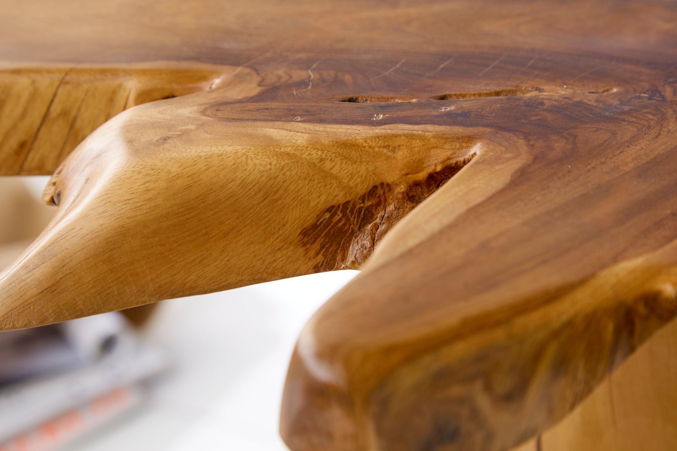 Table d'appoint en teck 50x50 cm travail manuel tranche d'arbre Holz, Hartholz, Sperrholz, Innenarchitektur, Gebeiztes Holz