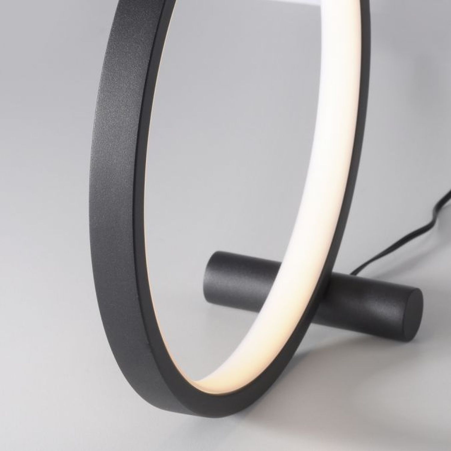 LED Tischlampe Schwarz Metall Ring H:25,5 cm 1290 lm LED Tischlampe Schwarz Metall Ring H:25,5 cm 1290 lm