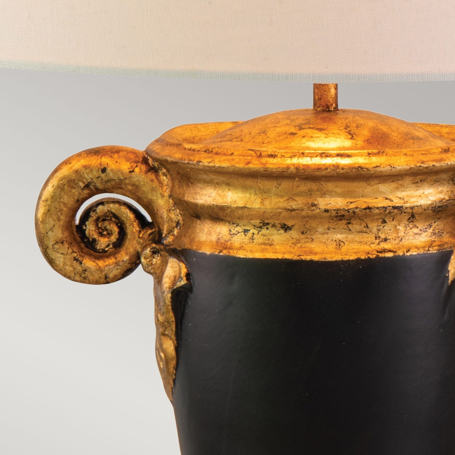 Nachttischleuchte Metall Stoff 63,5 cm hoch Schwarz Weiß Gold
