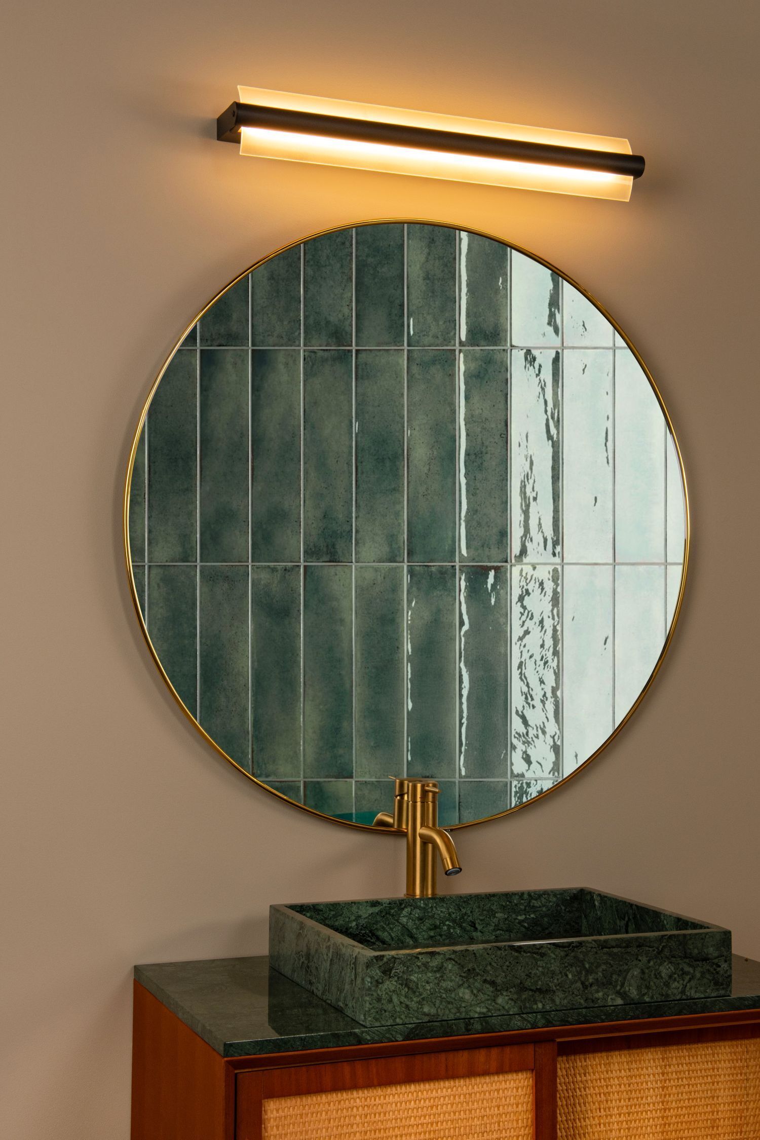 Sinken, Waschbeckenhahn