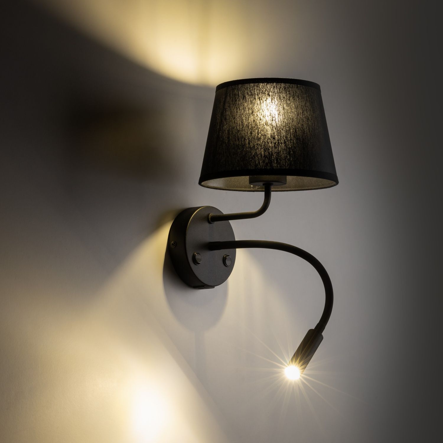 Wandlampe mit USB-Ladefunktion Schalter Lesearm Schwarz