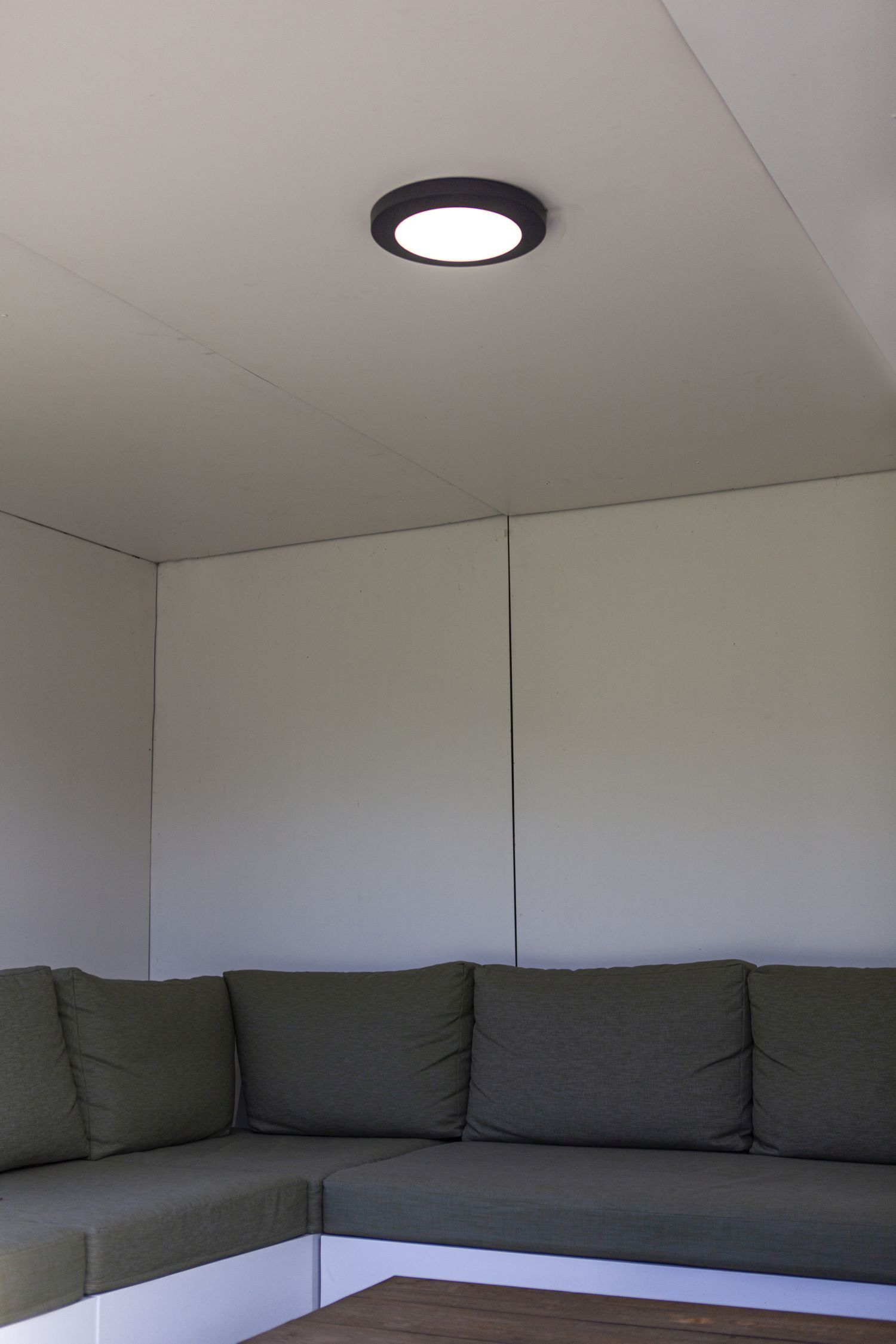 Couch, Wohnzimmer, Deckenleuchte, Lampe, Innenarchitektur