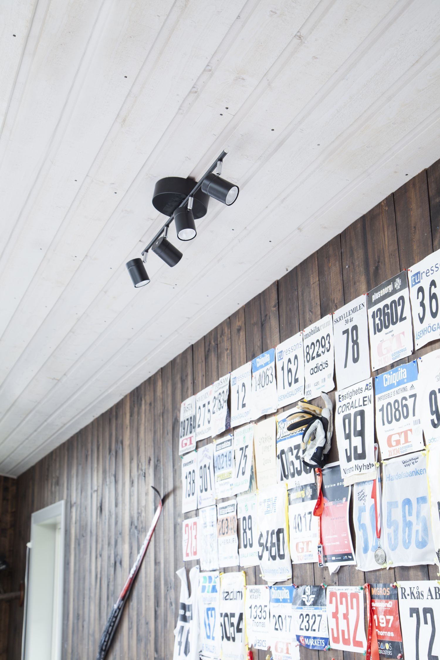 Projecteur de plafond 4 flammes GU10 83 cm de long noir métal Drinnen, Innenarchitektur, Nummernschild, Transport, Fahrzeug