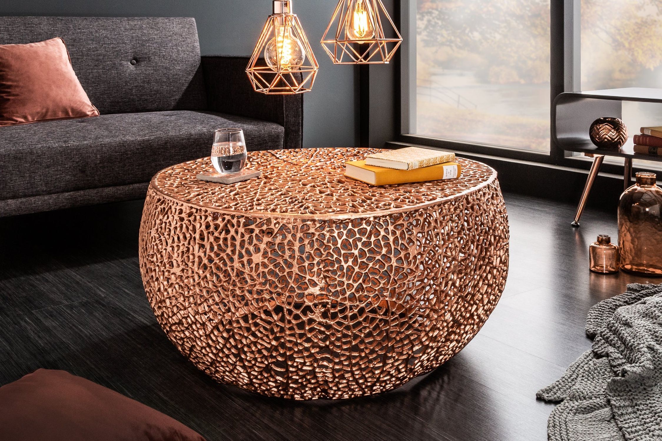 Table basse métallique en cuivre 80 x 80 cm artisanale