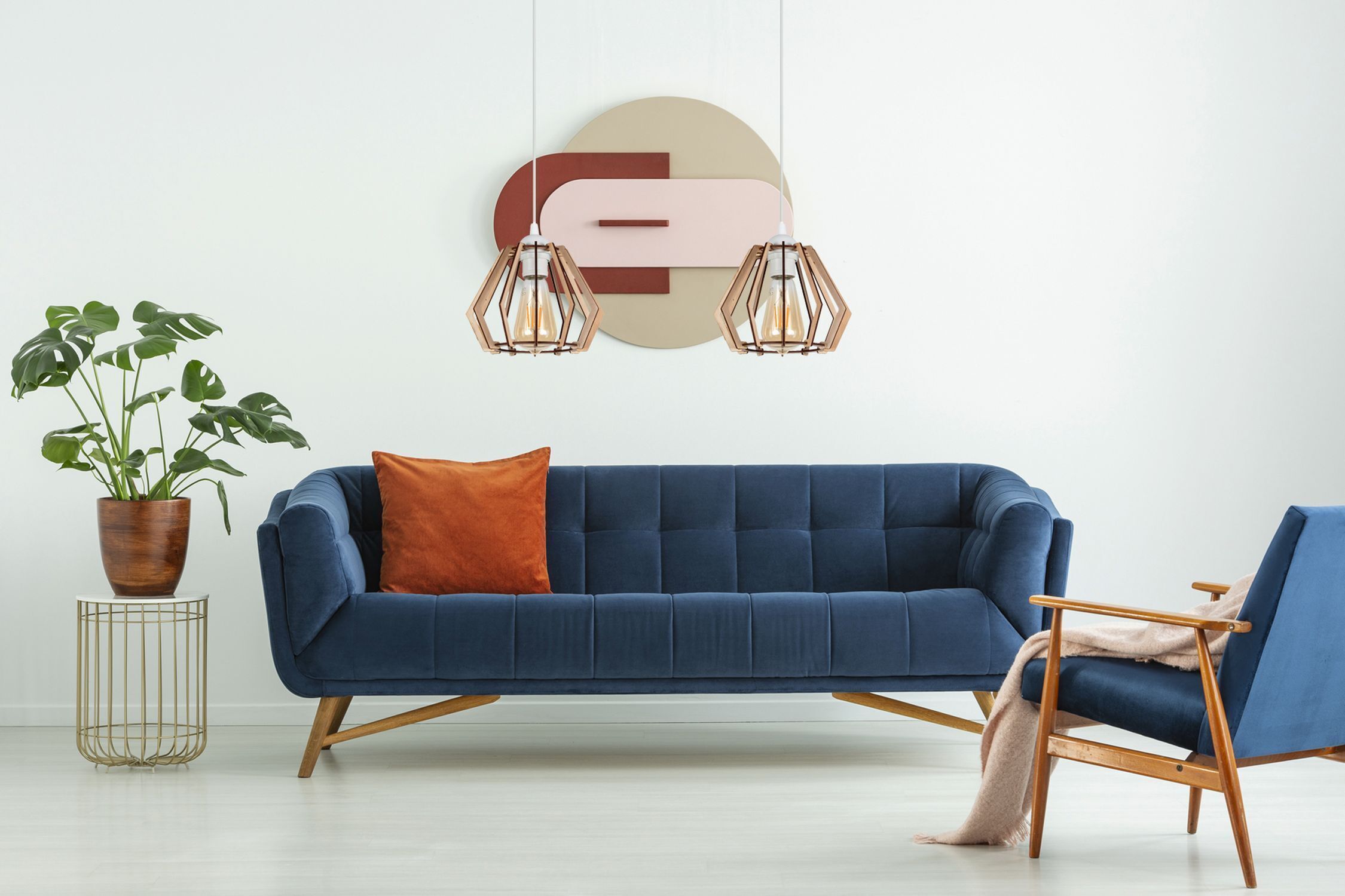Sofa, Sofa blau, Mid-Century, Kissen orange, Bodenlampe