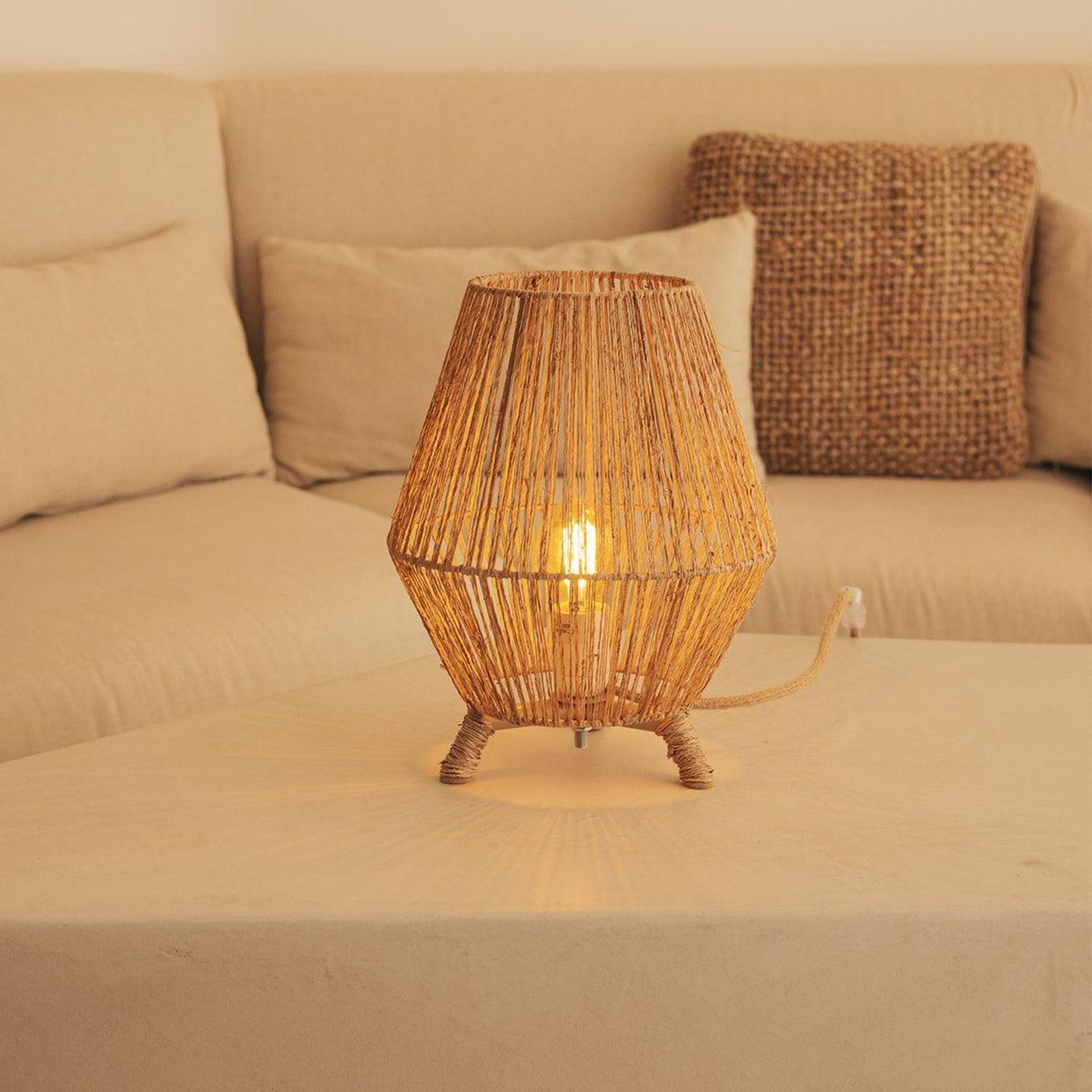 Lampe d'appoint Trépied en rotin H : 32,5 cm E27 YILAN Lampe, Kunst, Kunsthandwerk