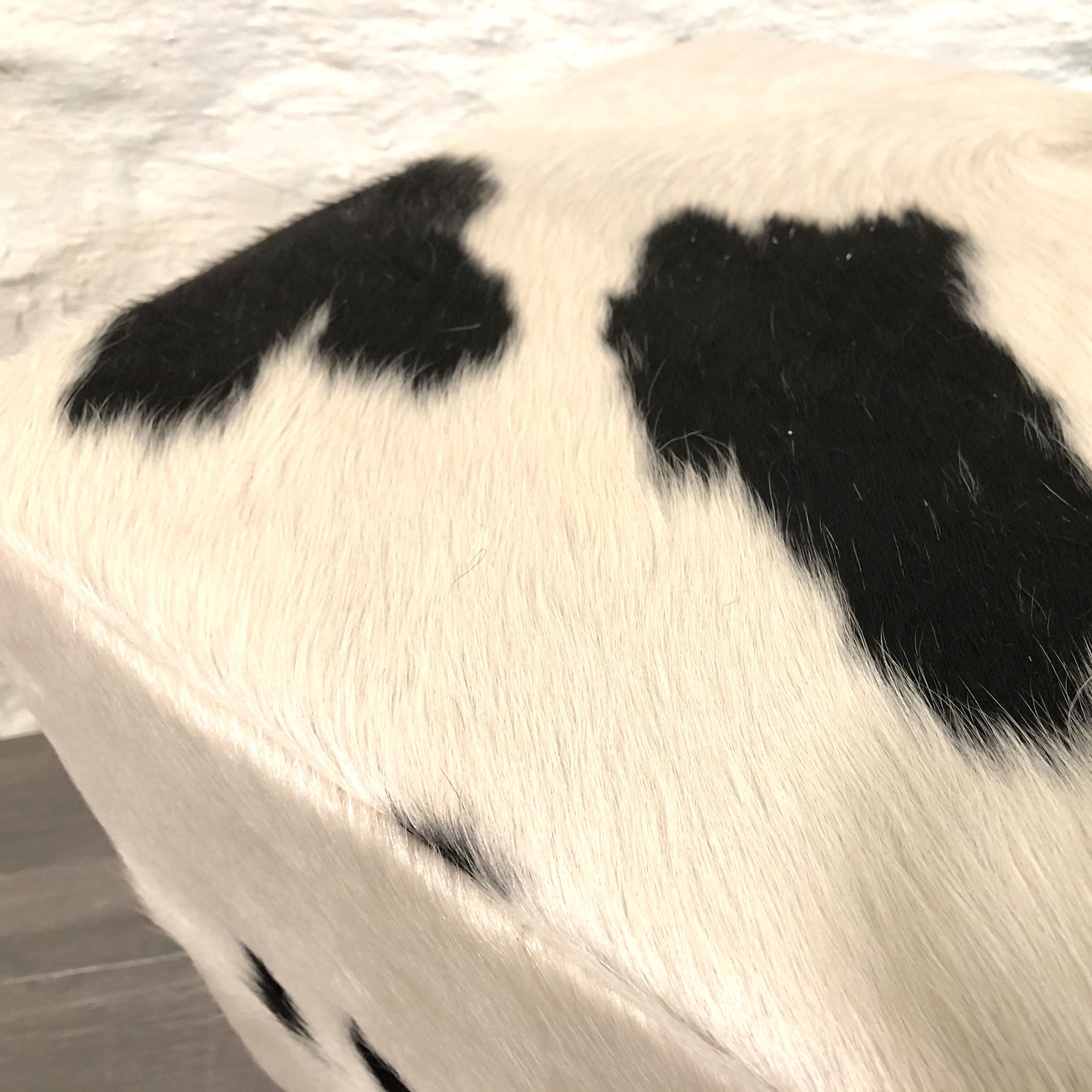 Tabouret peau de vache métal fait main 44x45 cm en noir blanc Moebel, Tier, Bär, Säugetier, Tierwelt