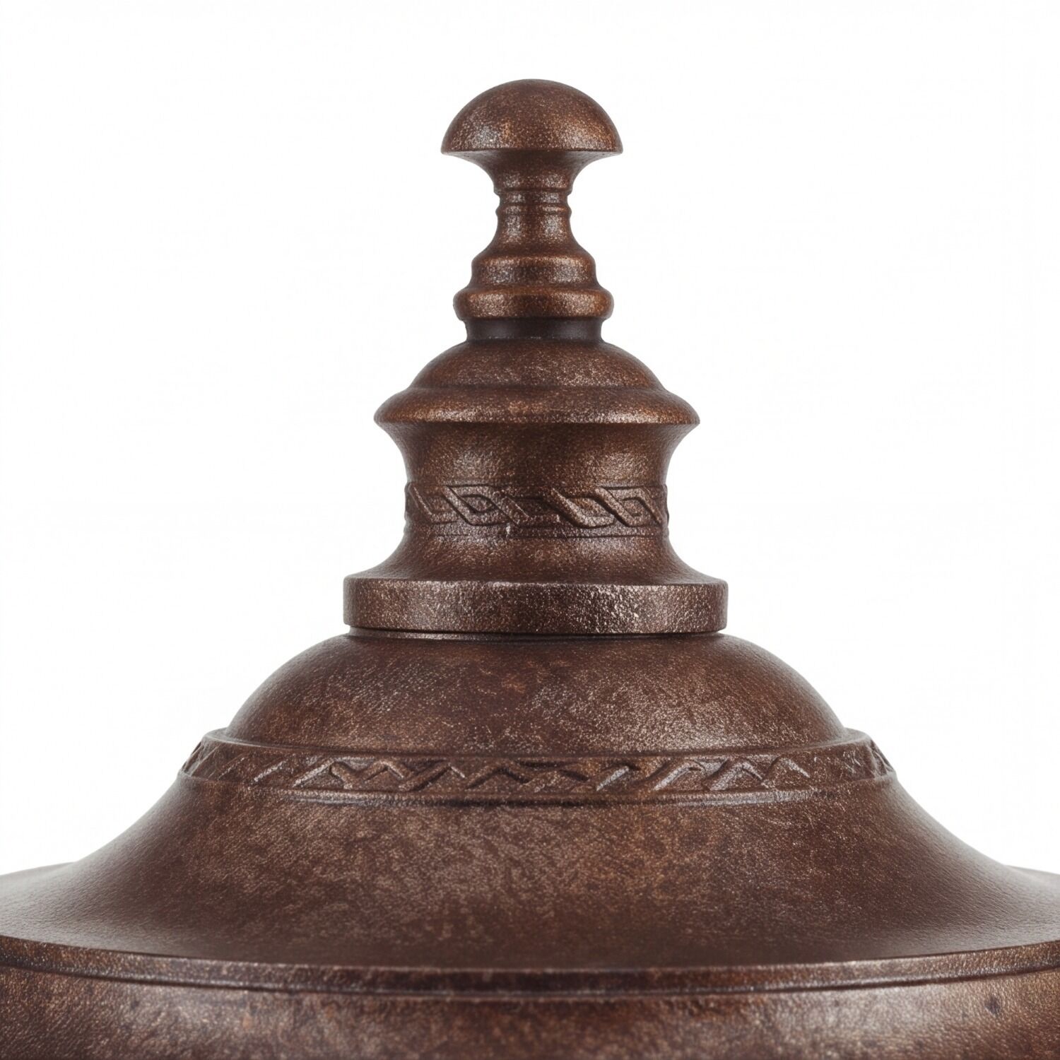 Küchenutensil, Deckelgefäß, braune Oberfläche, Metalloptik, verzierter Knopf