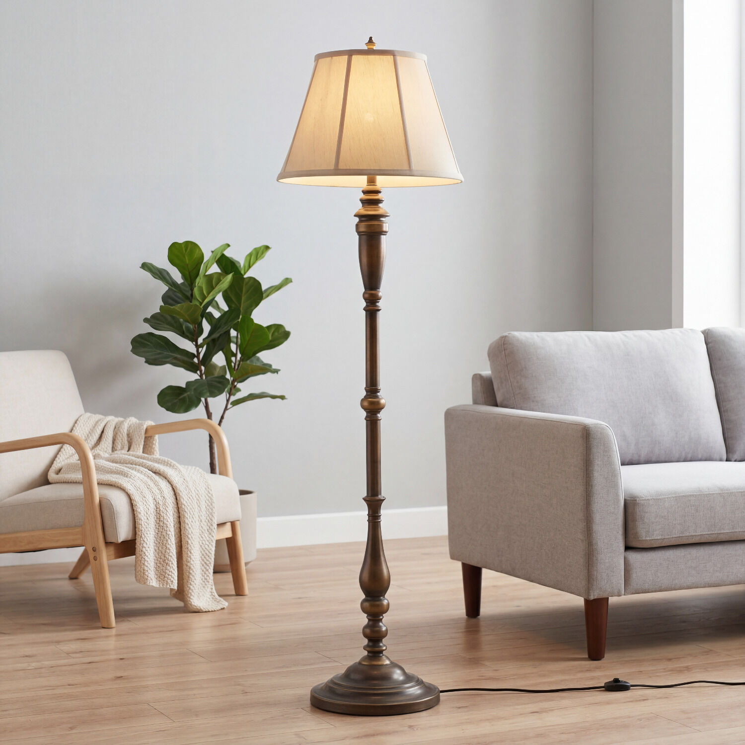 stehleuchte-stehlampe-helissent-1-flammig-bronze-antik-beige-klassisch-107-1 Stehlampe, Holz, Beige Lampenschirm, Stehleuchte, Wohnzimmer