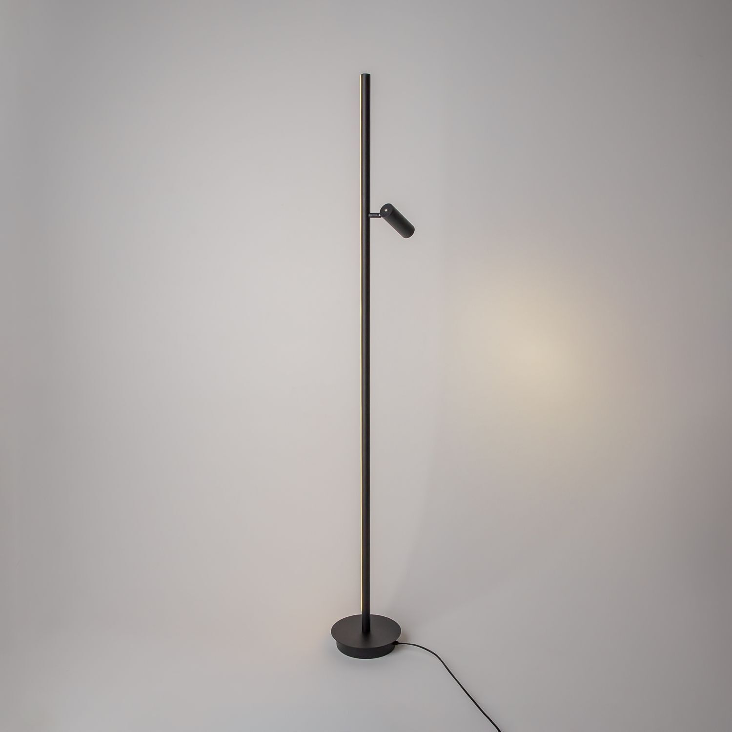 fußbodenlampe, standlampe, verstellbare lampe, schwarze lampe, mid century modern