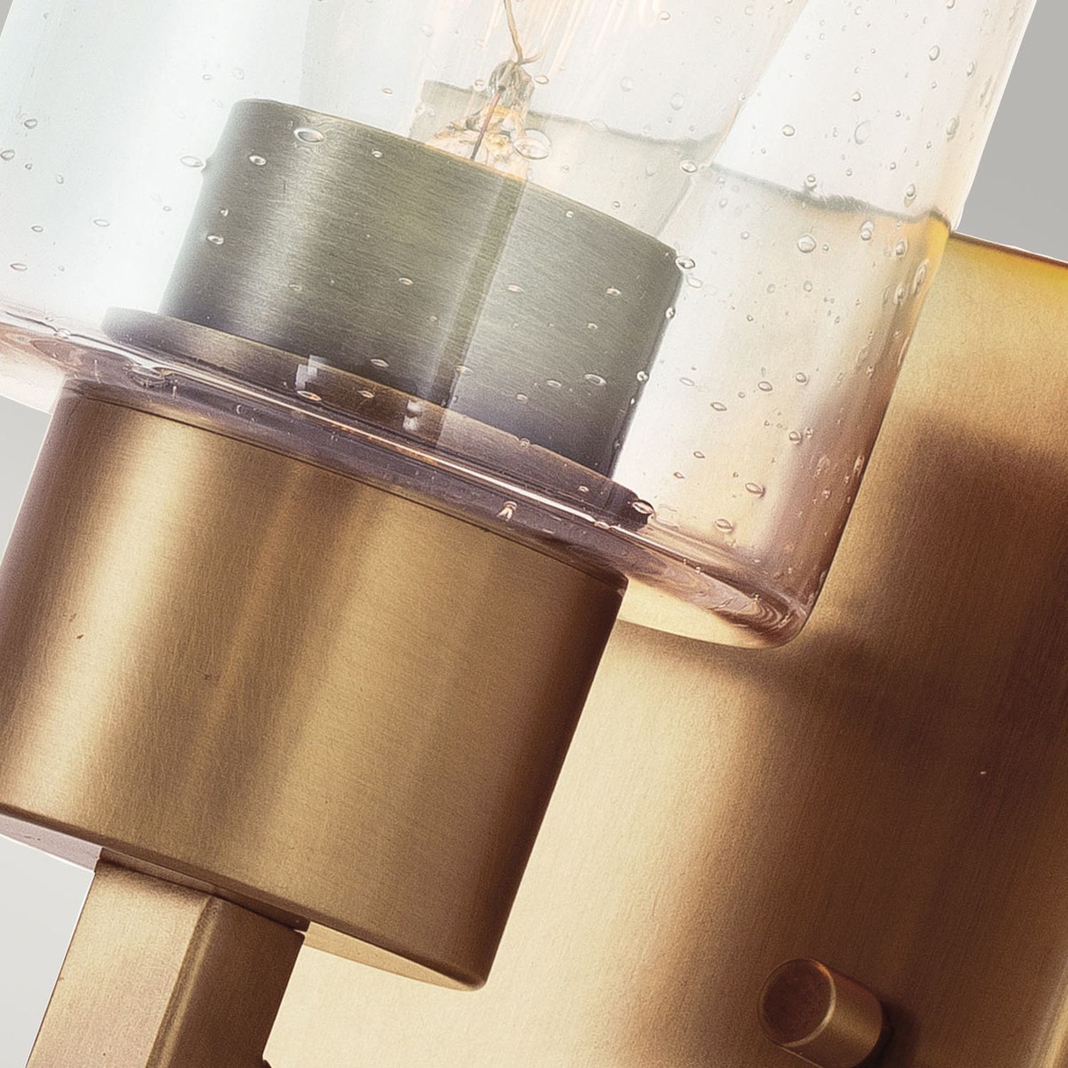 Wandlampe, Tischlampe, goldfarbene Oberfläche, Glasschirm, Brunnenlicht