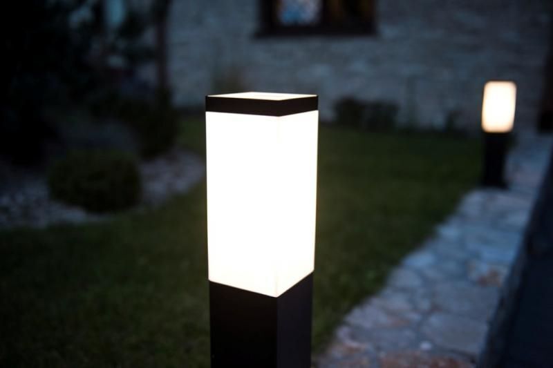 Lampe d'extérieur carrée en acier inoxydable IP44 à faible éblouissement E27