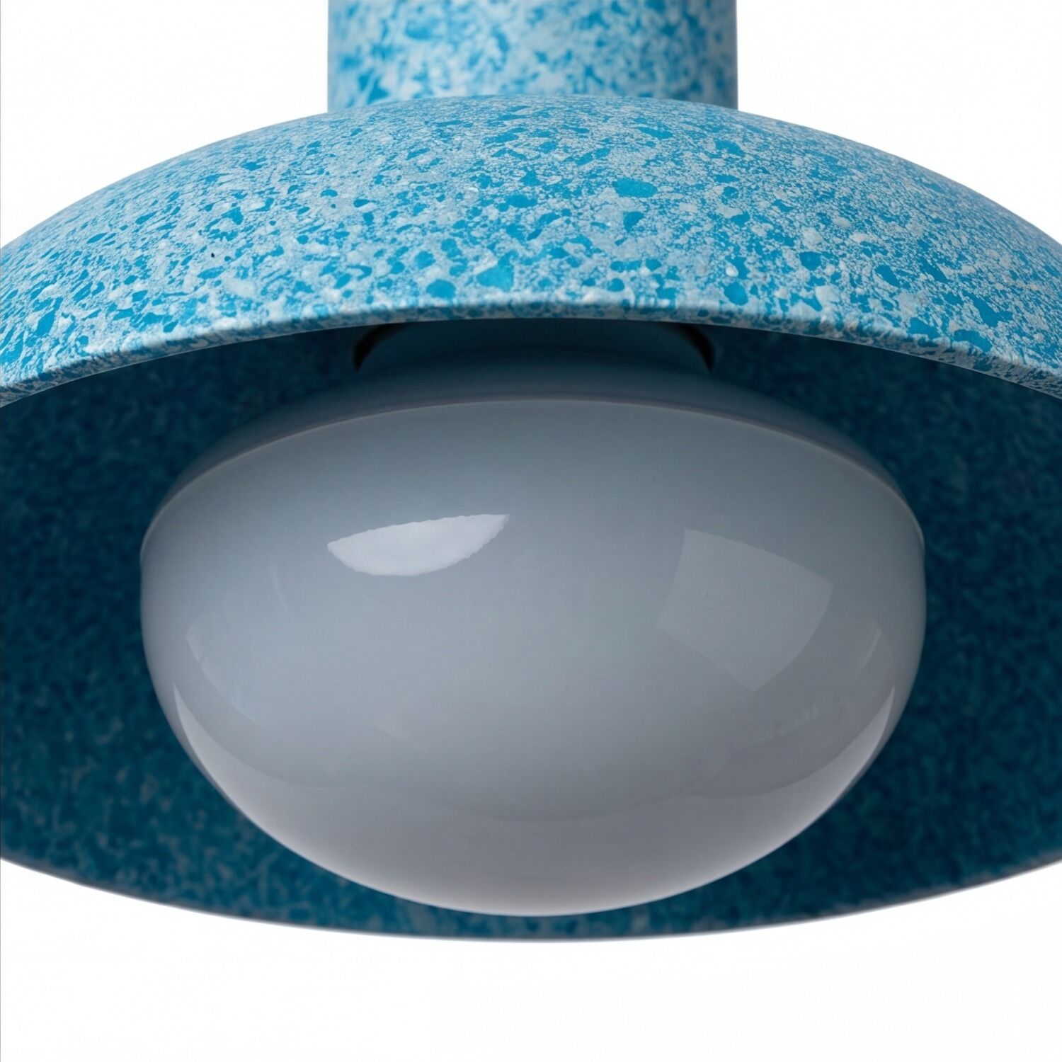 LE141825_07_lightopt_detail lampe, pendel, blau, glänzend, keramik