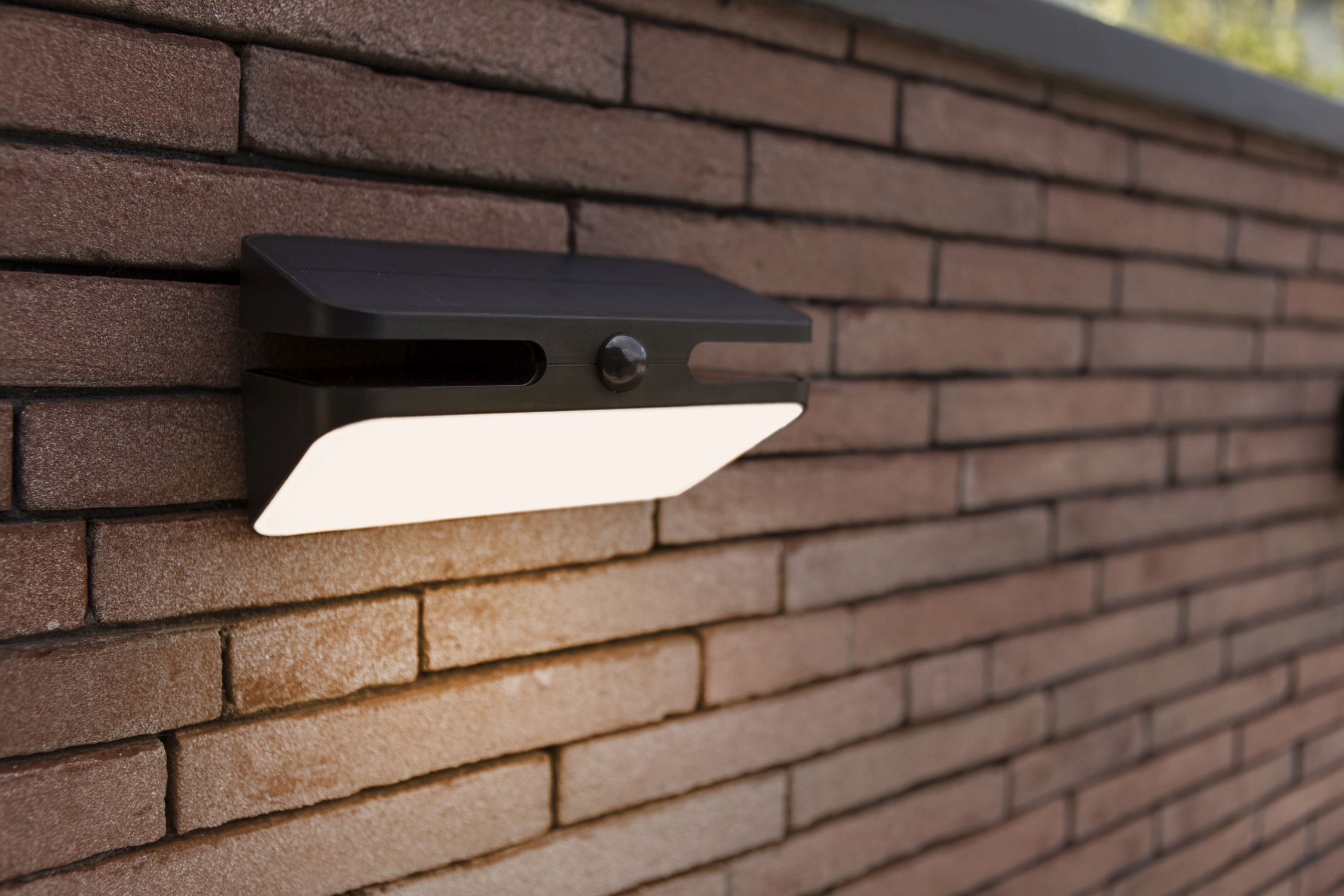 Applique murale extérieure solaire à LED avec détecteur de mouvement IP54 9 W