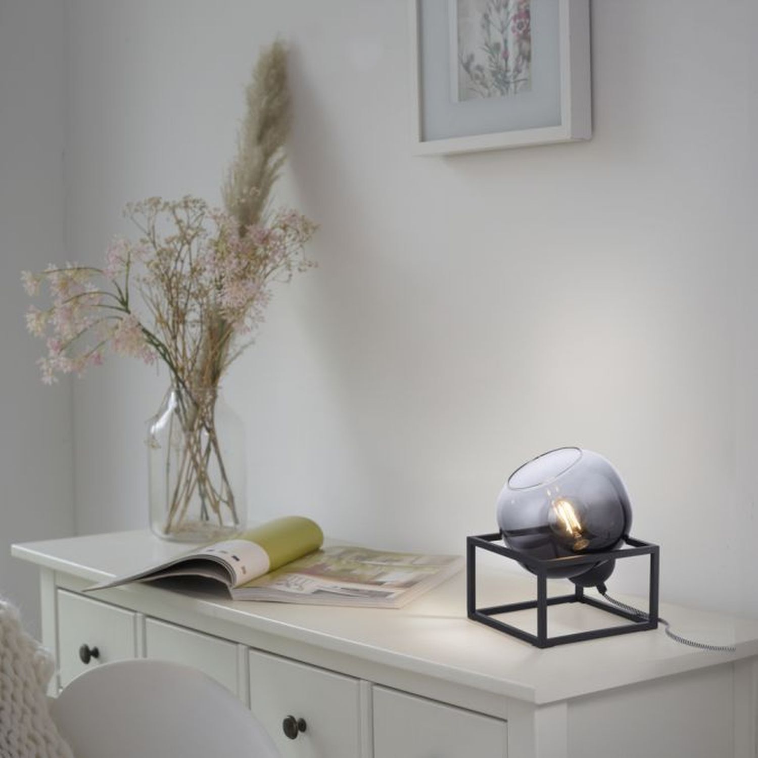Tischlampe Glasschirm Rauchgrau Schwarz E27 23 cm klein Tabelle, Innenarchitektur, Schreibtisch, Blumen-Arrangement, Lampe