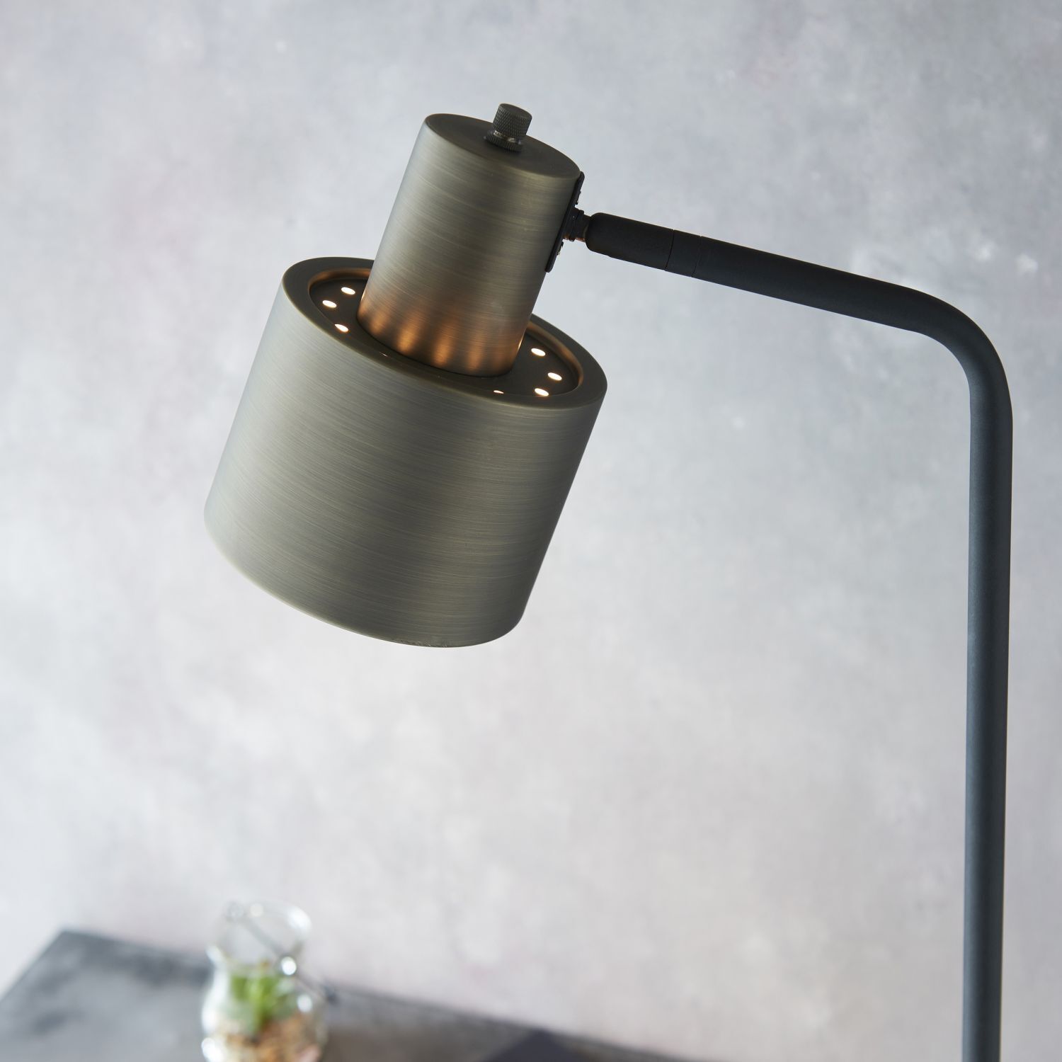 Lampadaire en métal 148 cm petit en noir bronze antique E27