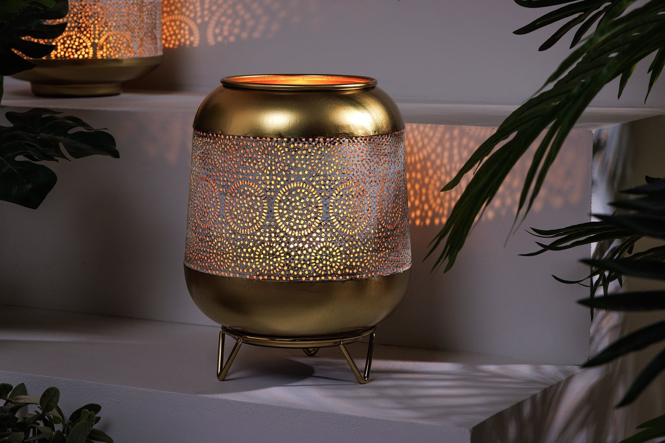 Kerzenhalter Weiß Gold aus Eisen H: 25 cm Handarbeit Lampe, Glas, Kochgeschirr, Topf, Töpferei