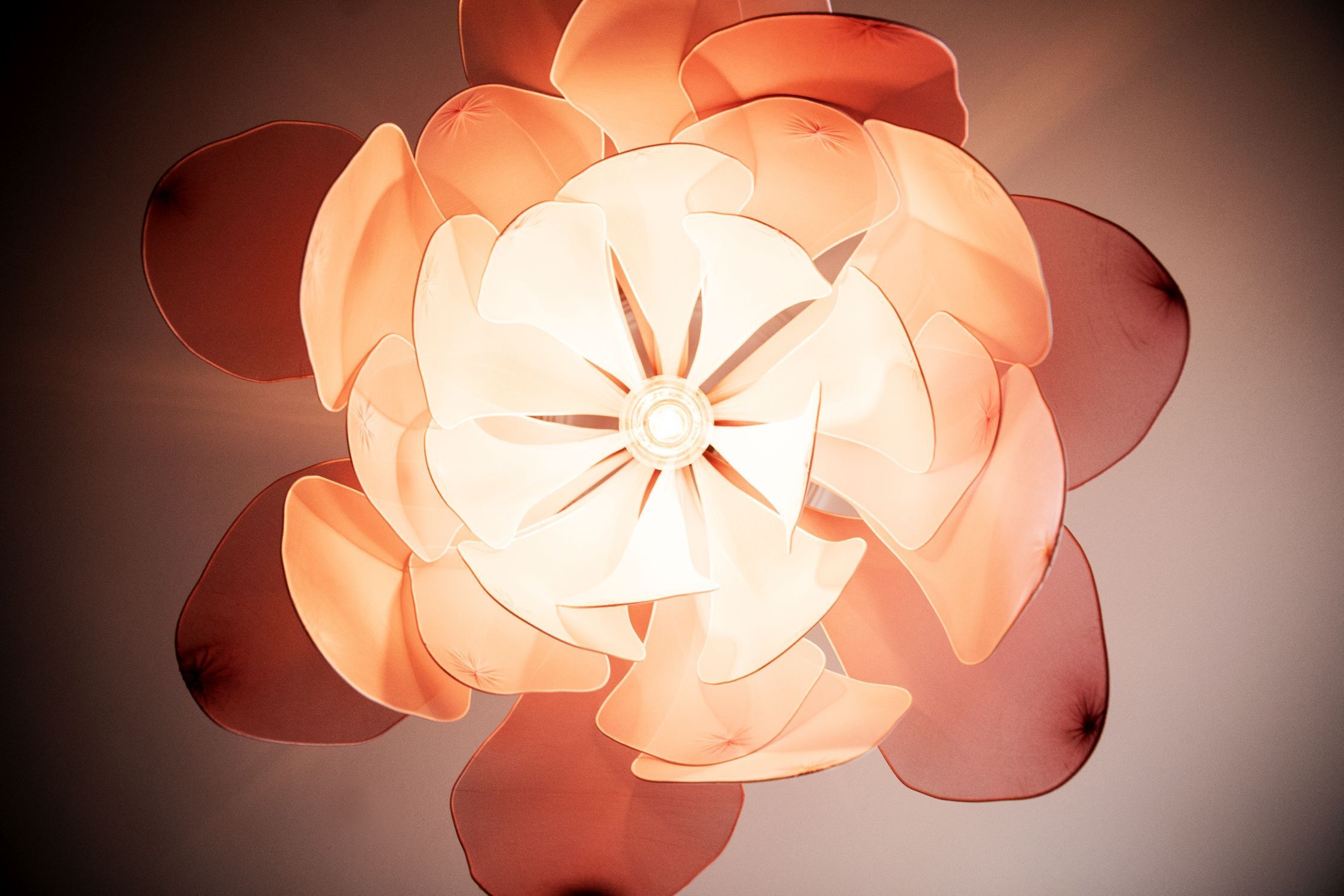 Hängeleuchte Stoff 80 cm breit H: max. 120 cm biegsam Rosa Lampe, Kronleuchter