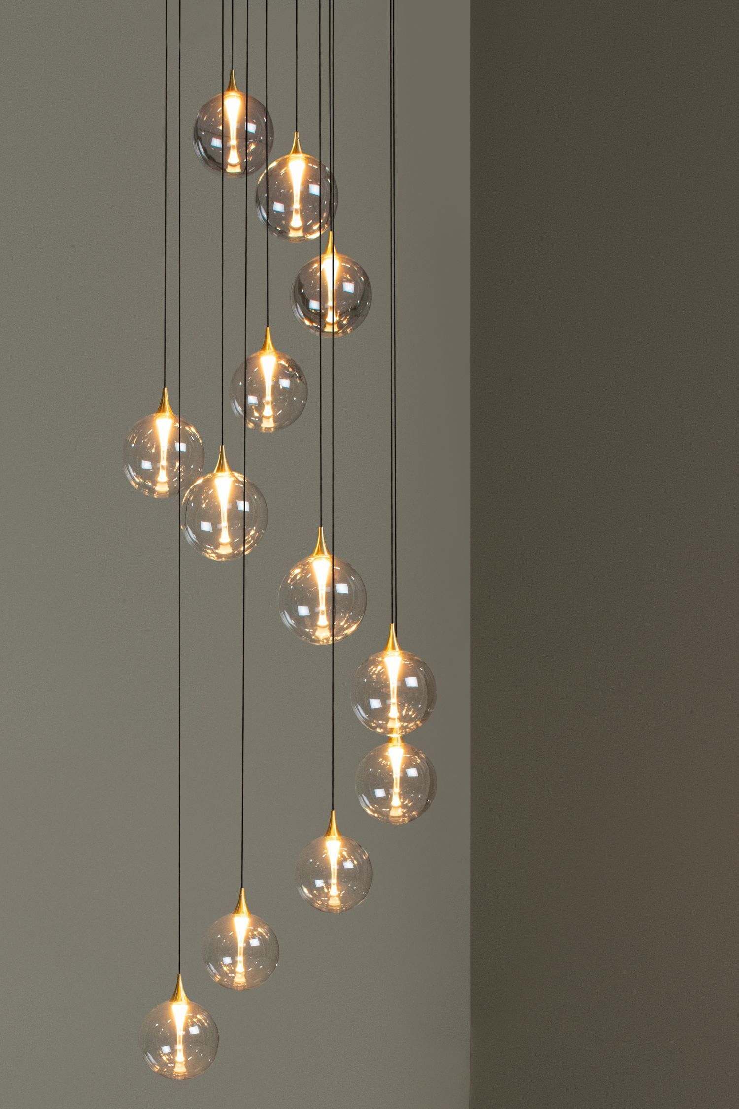 pendant lights, hängende glühbirnen, glaslampen, warme beleuchtung, moderne dekoration