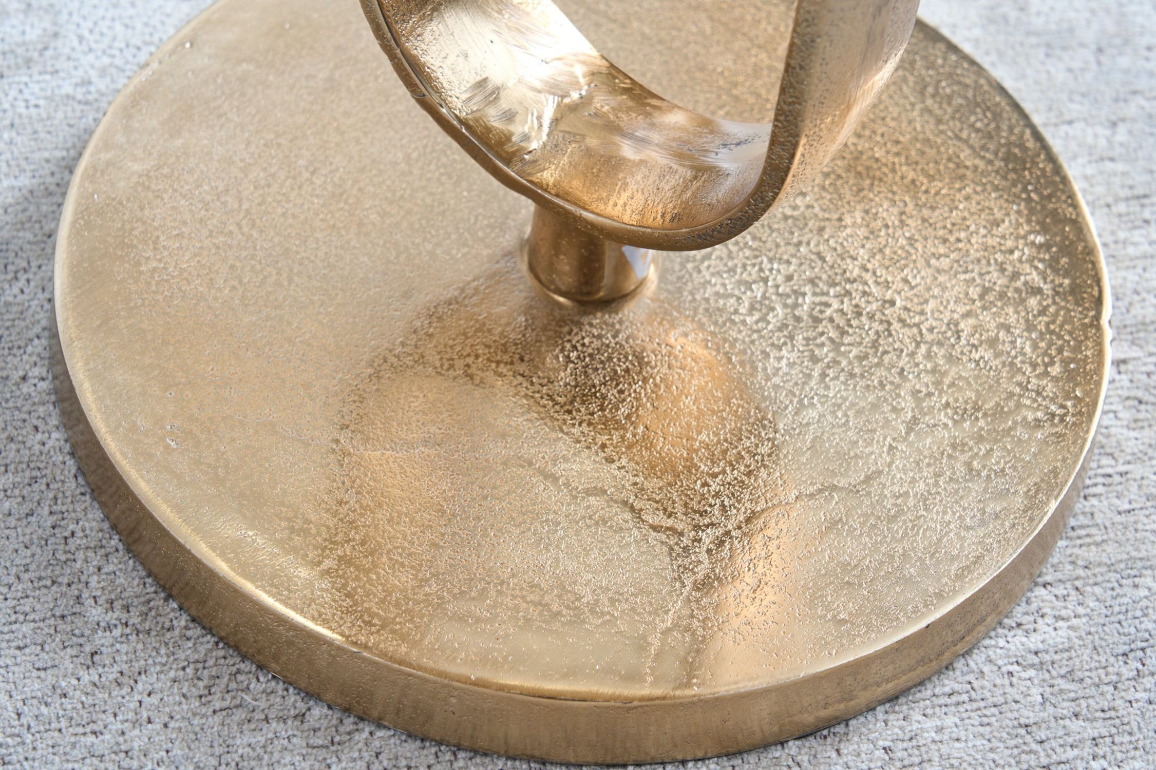 Table d'appoint en métal doré 45 x 45 cm travail manuel Bronze