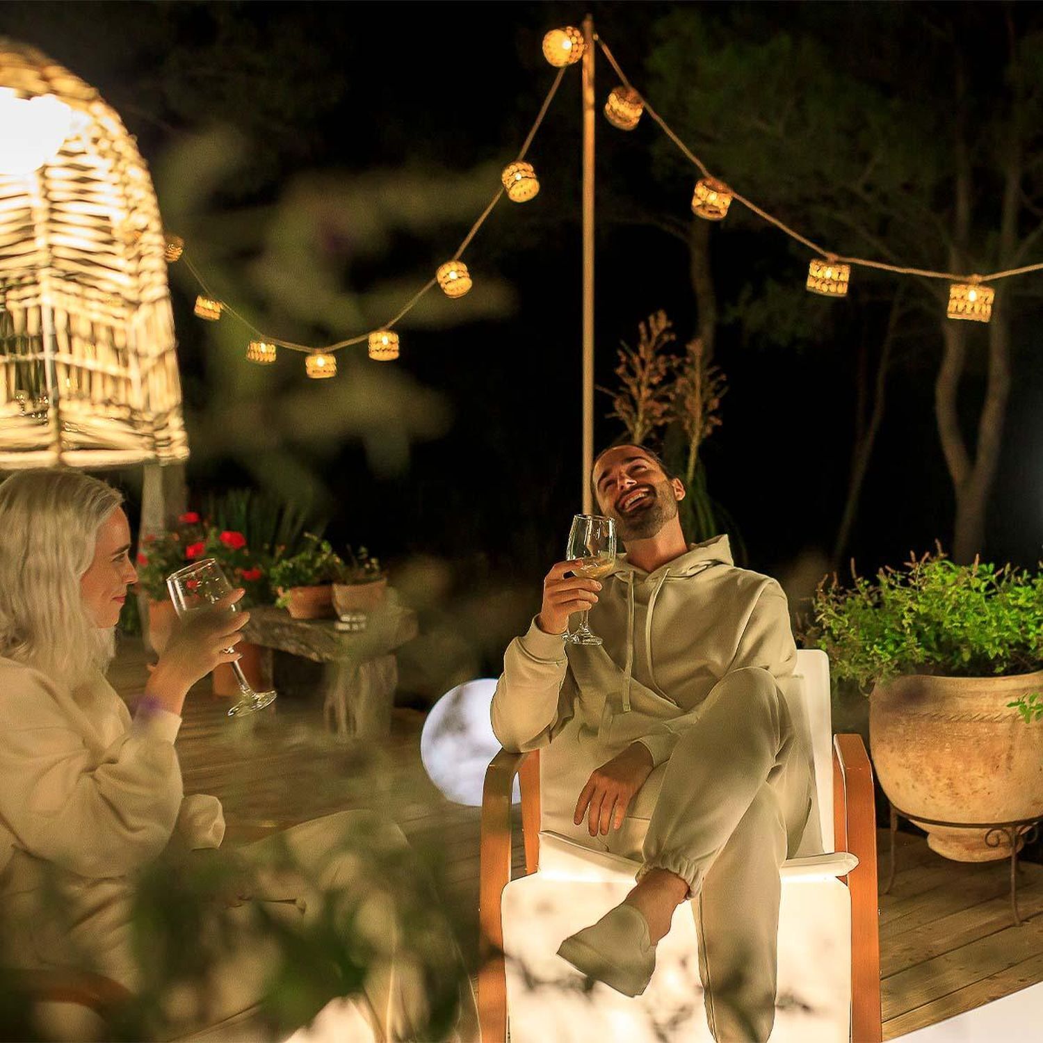 Guirlande lumineuse LED solaire 5 m IP44 jute herbe de mer 2700 K Outdoor Erwachsener, Weiblich, Person, Frau, Topfpflanze