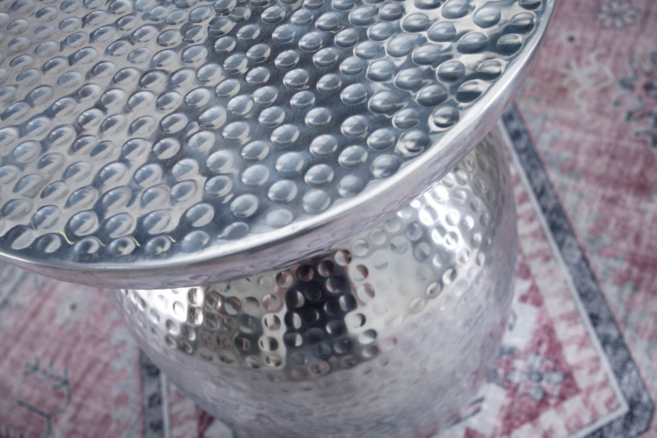 Table d'appoint en métal argenté 36x36 cm artisanale Band