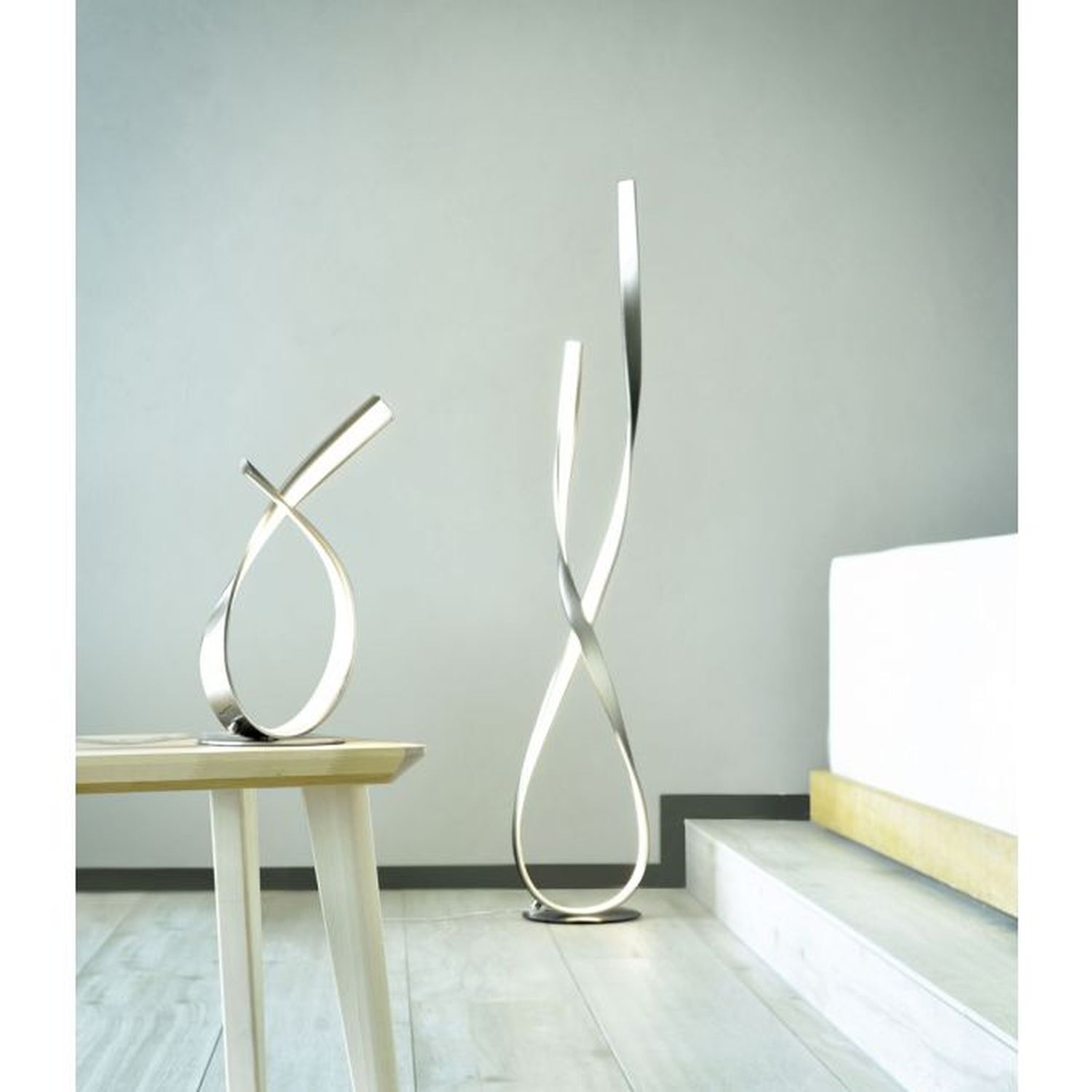 Lampe de table LED élégante en acier 3000 K 11 W à intensité variable Lampe, Mobiliar, Drinnen, Innenarchitektur