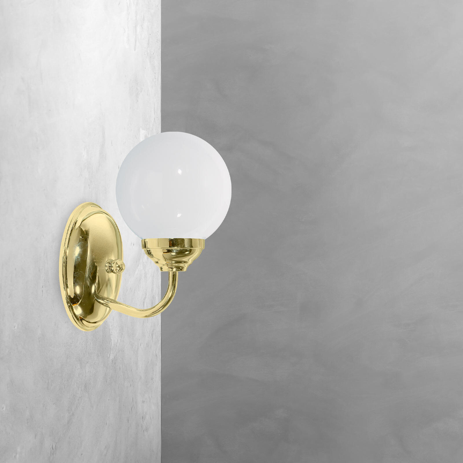 Lampe de salle de bain murale laiton verre abat-jour sphérique E14 H : 20,5 cm