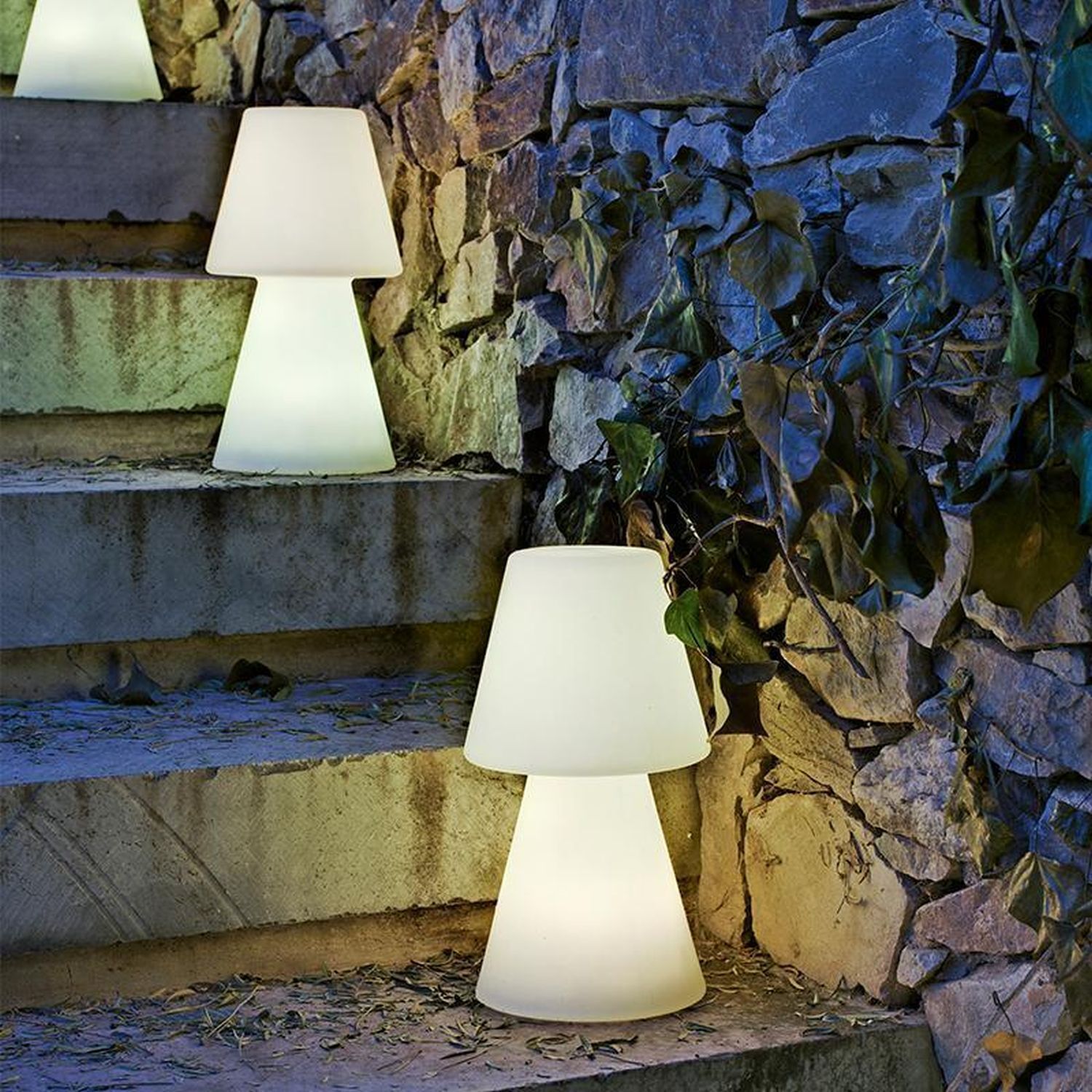 LED Tischleuchte außen kabellos 45 cm Farbwechsel Dimmer IP65 Lampe, Architektur, Gebäude, Mauer