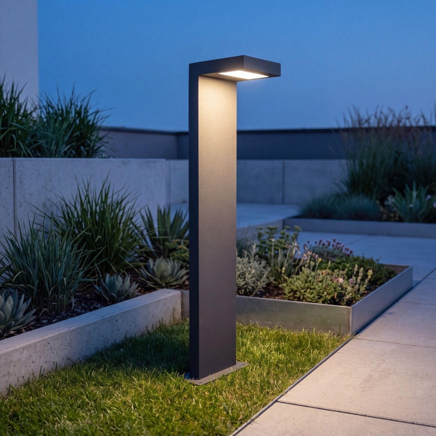 Außenlampe, Standleuchte, Gartenbeleuchtung, LED-Lampe, modern