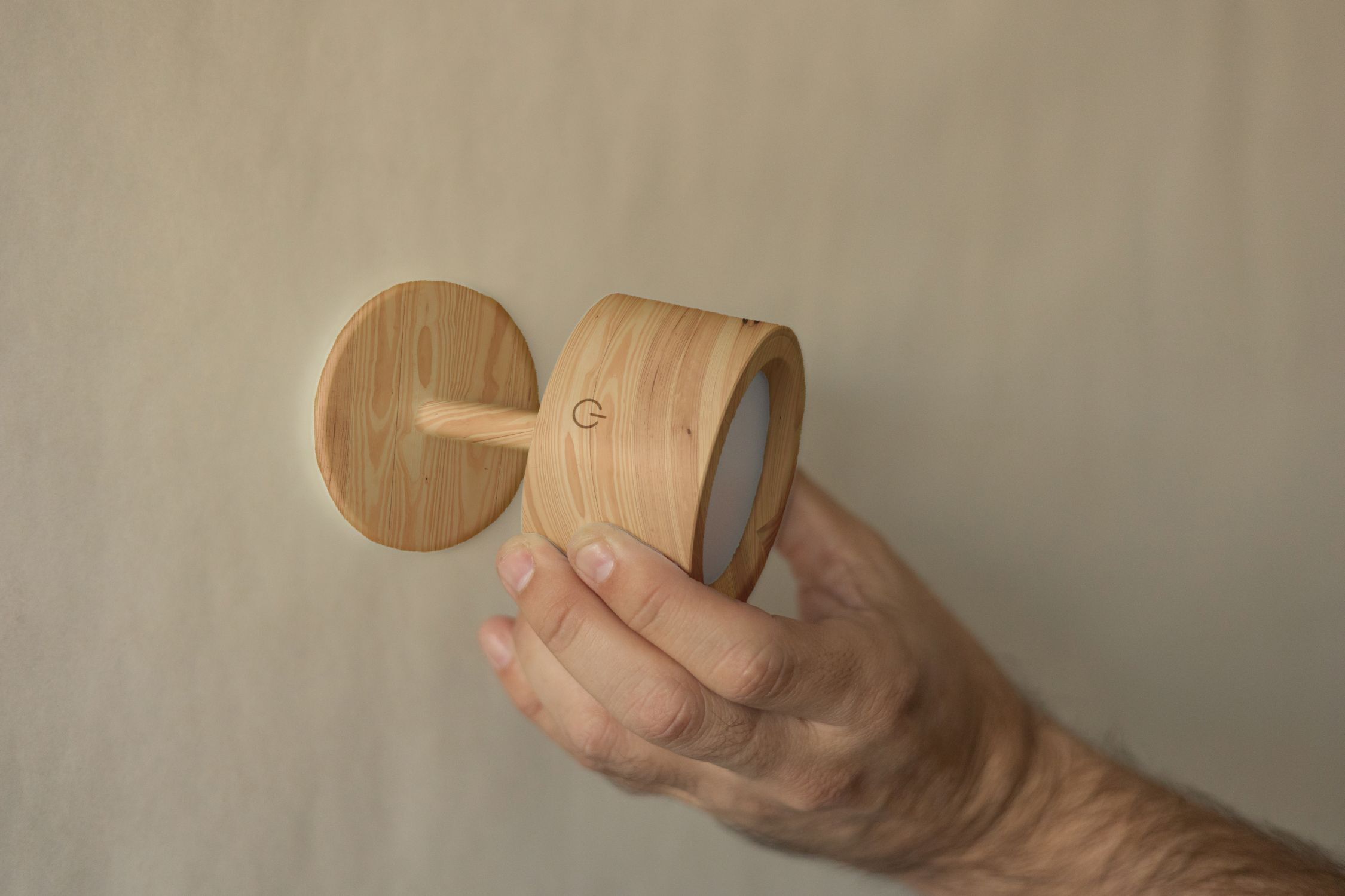 Holzdrehknauf, Rundholzgriff, Holzfigur, Holzmasse, minimalistisch