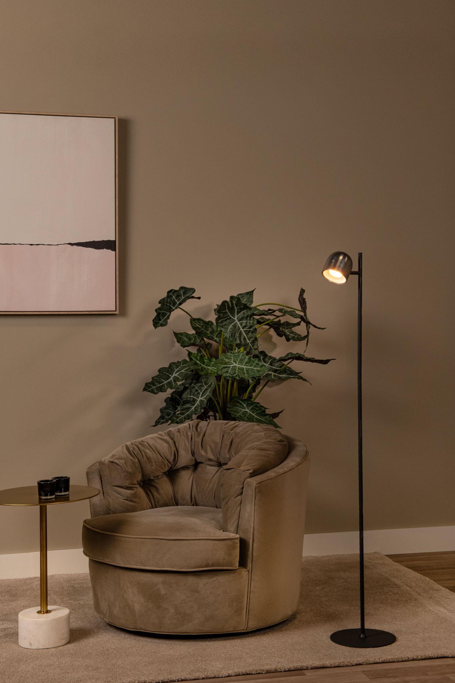 Lampe, Mobiliar, Stehlampe, Stuhl, Couch