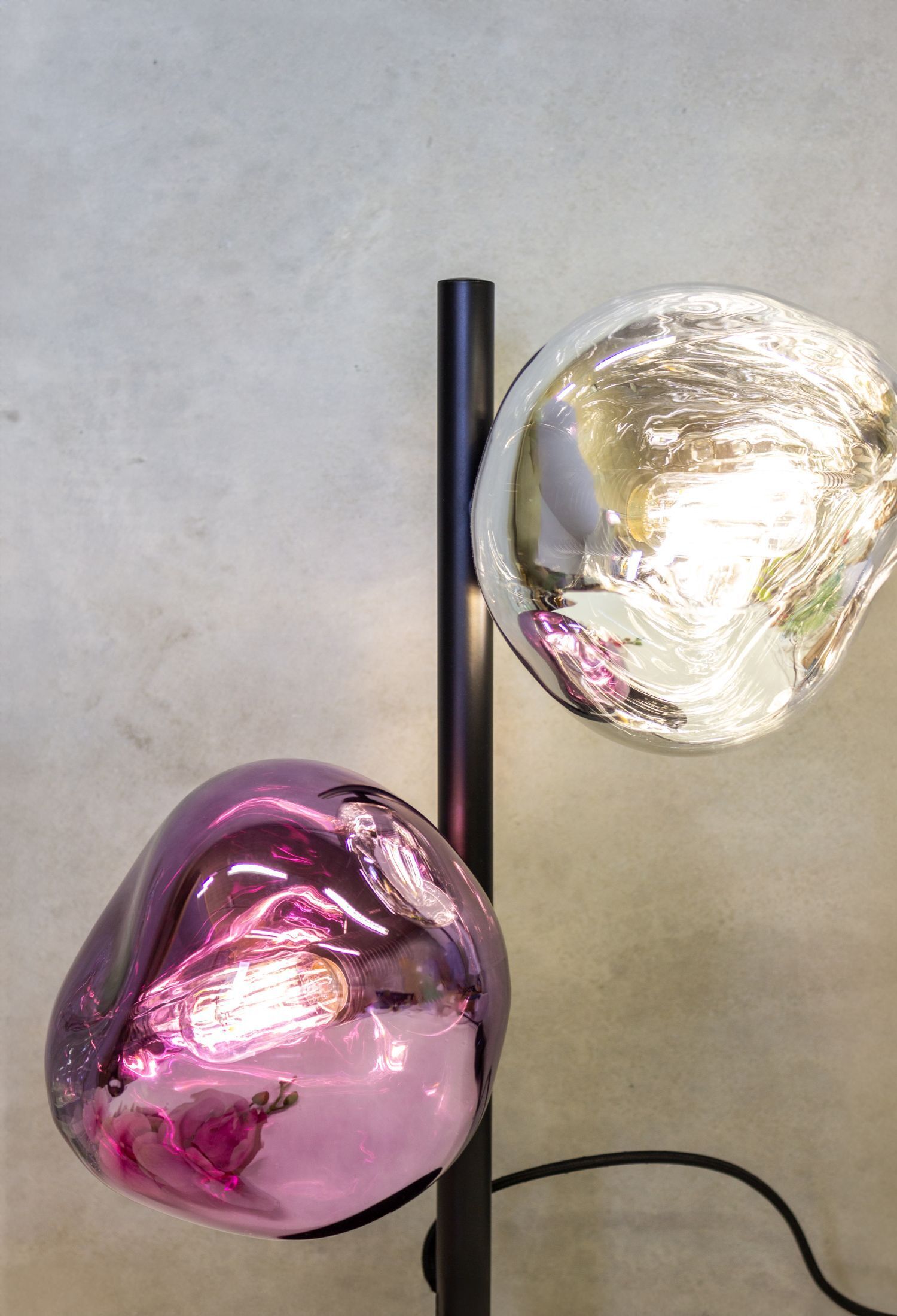 Dekorative Tischleuchte Aluminium Glas Weiß Lila 40 cm