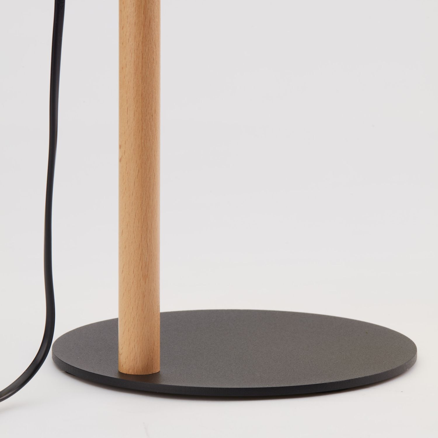 Elektrisches Gerät, Mikrophon, Lampe, Mobiliar, Tabelle