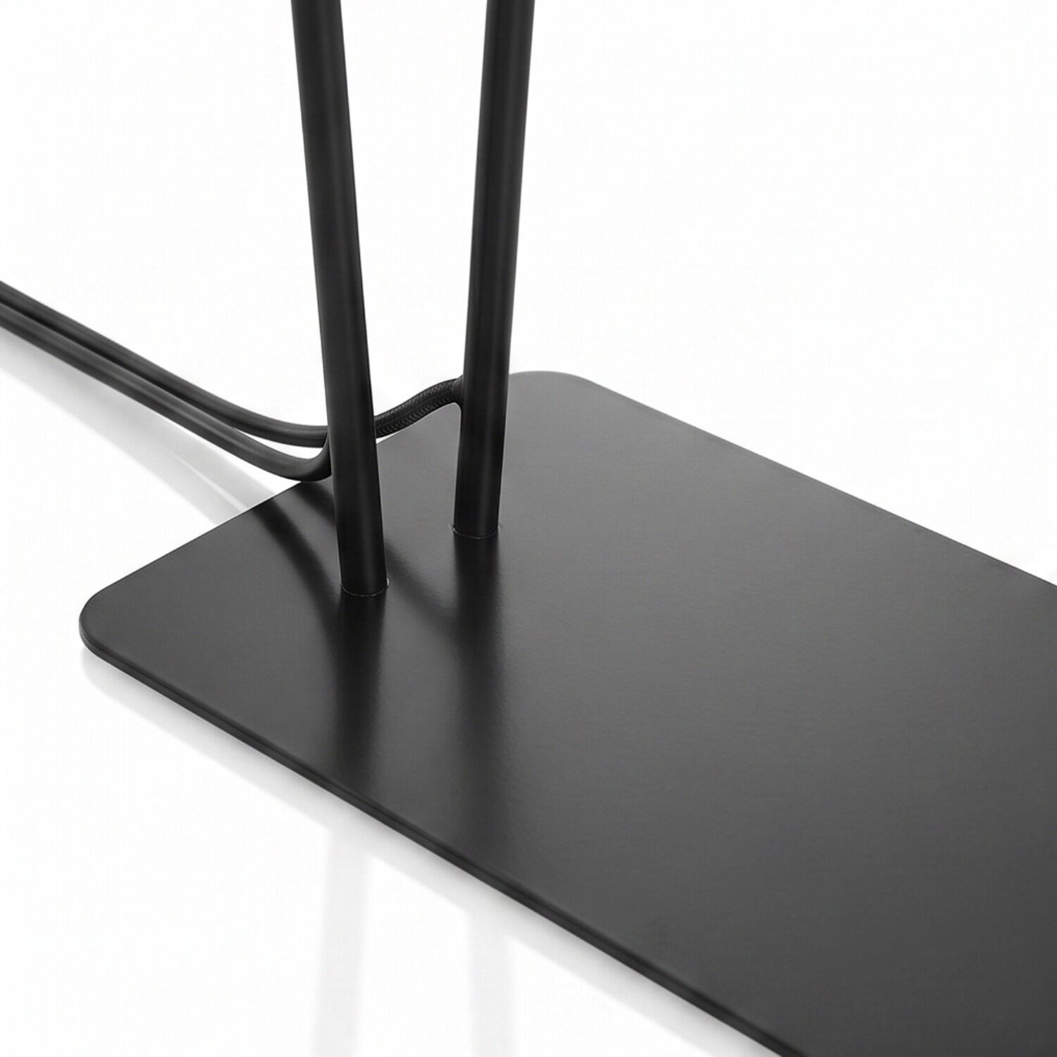 le67059-stehlampe-wohnzimmer-innen-kunststoff-metall-modern-2-flammig-gu10-ip20-schwarz-04 Schreibtischlampe, Metall, Schwarz, Kabel geführt, Basisplatte