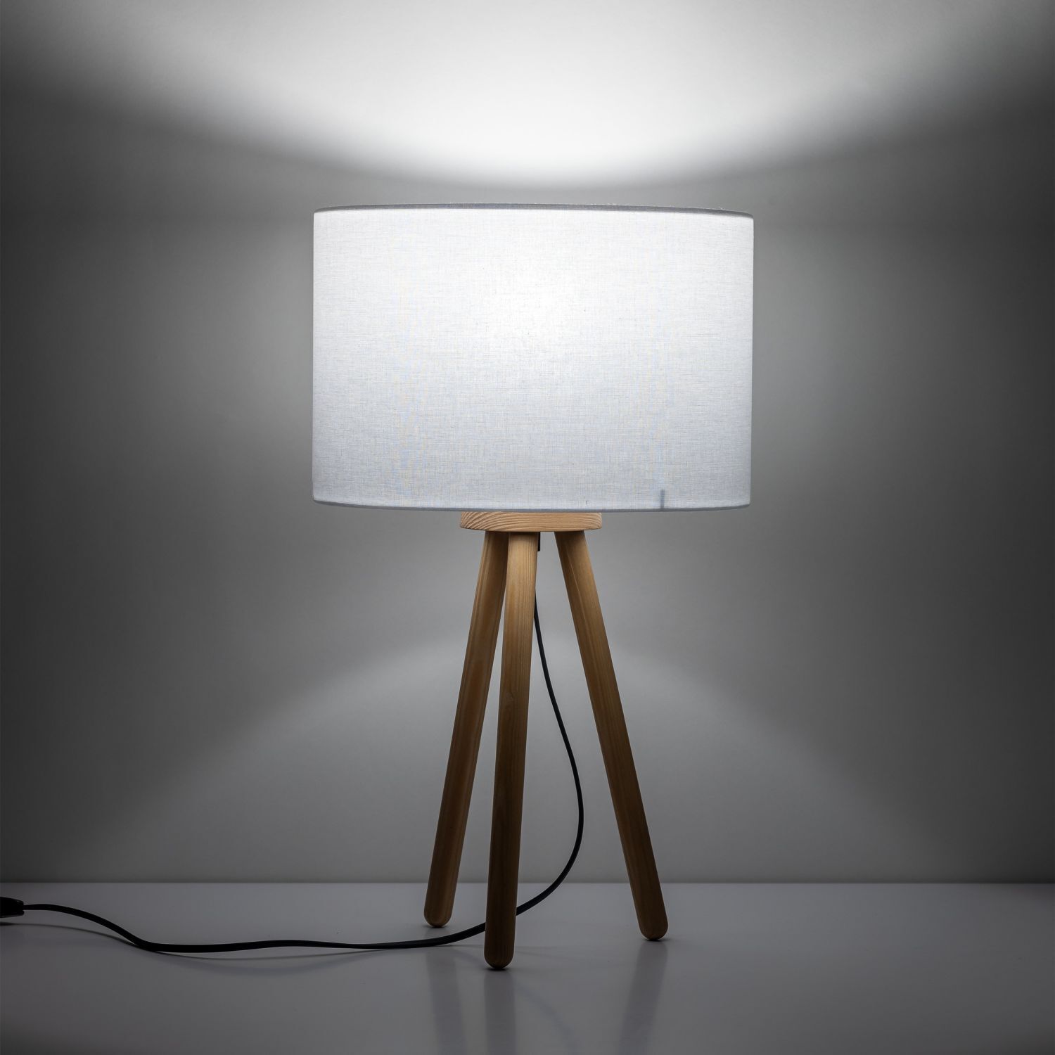 le60791-tischleuchte-tischlampe-dreibein-holz-stoff-46-cm-klein-natur-skandinavisch-e27-6 Tischlampe, Lampenfuß, Holzständer, Schirm aus Stoff, Kabelanschluss