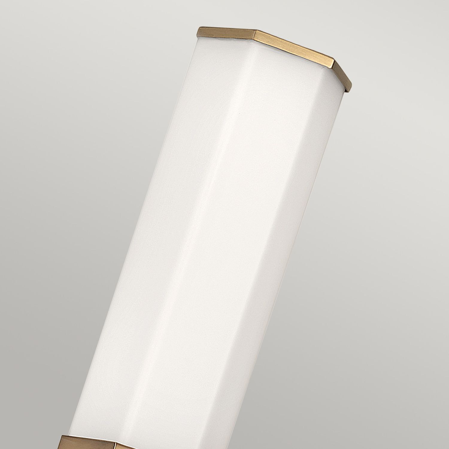 Lampe de salle de bain LED laiton antique blanc IP44 H : 35,6 cm métal verre