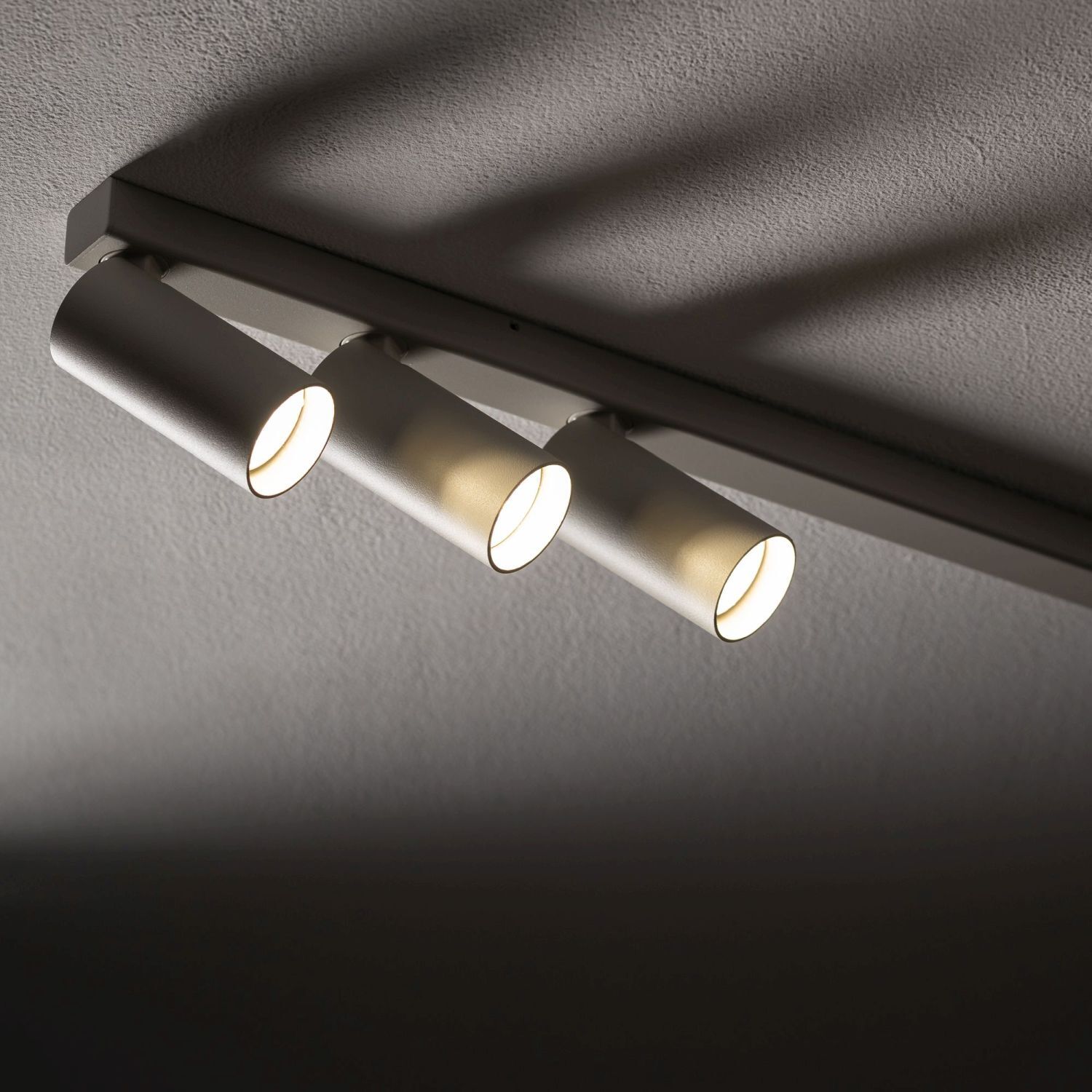 deckenleuchte, Spotlight, dreiflammige Leuchte, Stahl, Weiß