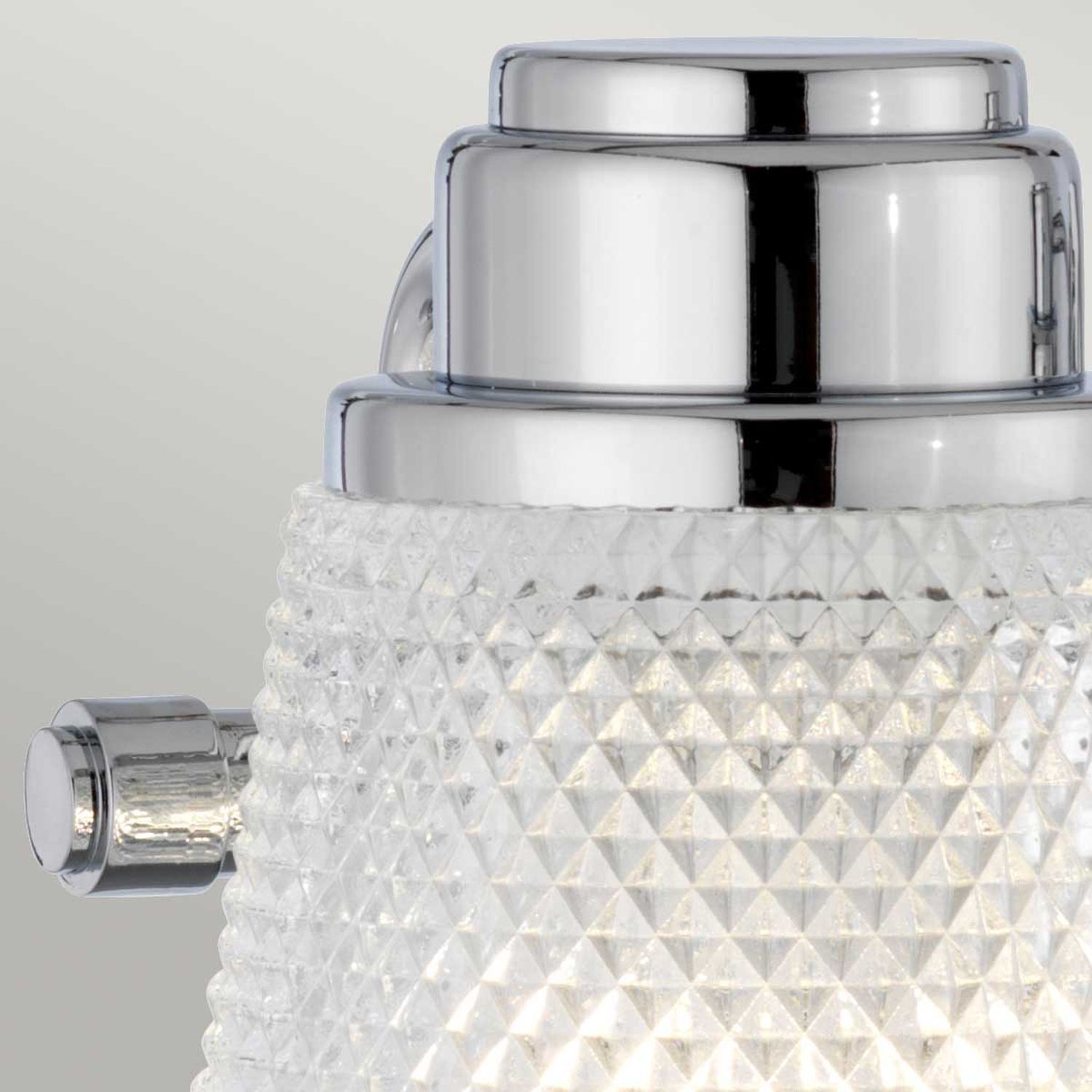 Badezimmerleuchte Wand IP44 54,5 cm breit mit 3x G9 LED .truncated, Glasflasche, Metallkappe, Facettenstruktur, Parfümflasche