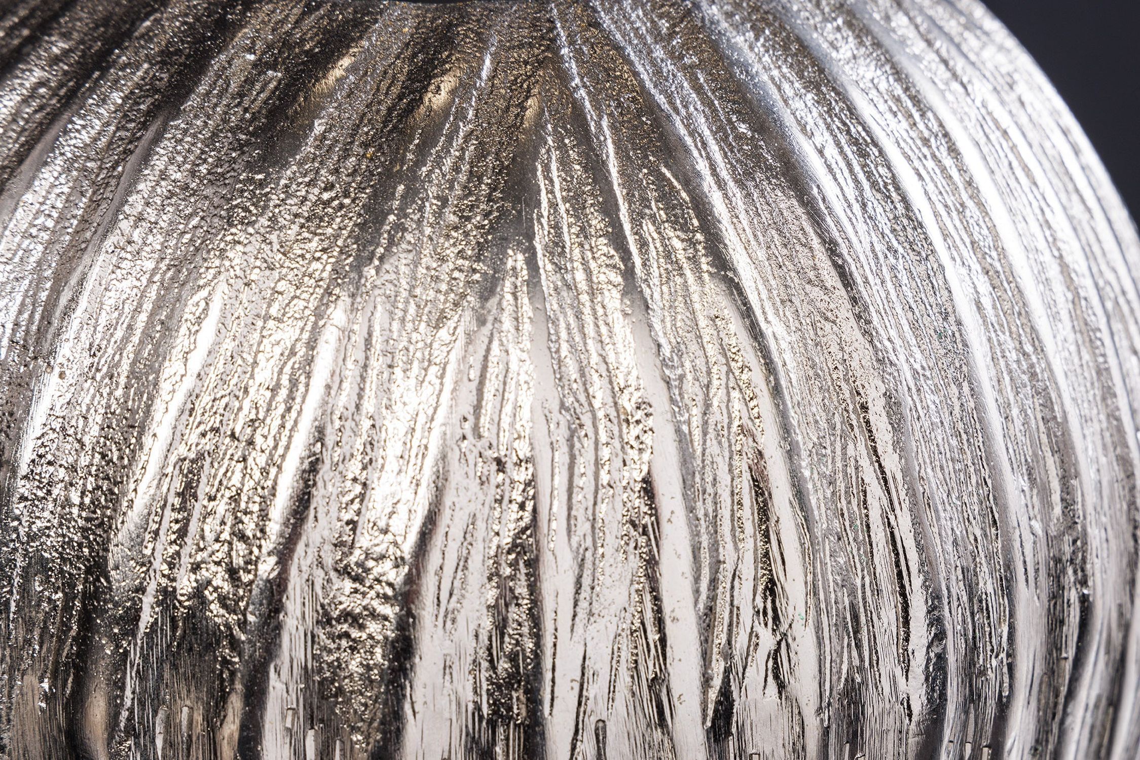 Vase décoratif rond Ø 24 cm en argent fait main martelé pièce unique Aluminium, Wasser