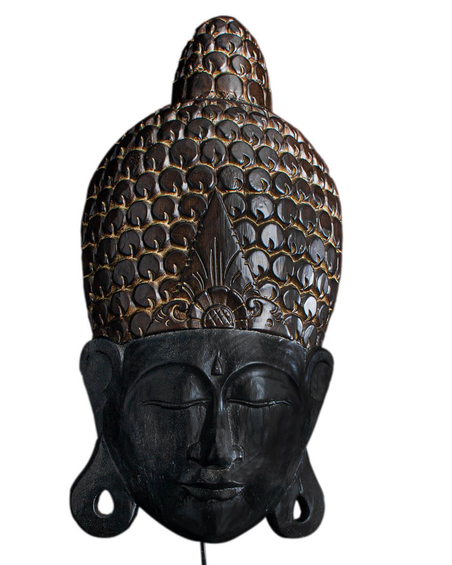 Buddha statue, Buddha head, carved figure, dunkle Skulptur, Ohrenringe ähnlich