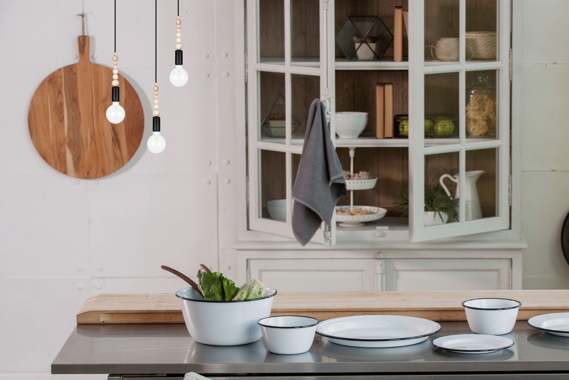 Hängeleuchte Holz Metall Schwarz E27 3-flammig wohnlich Drinnen, Innenarchitektur, Mobiliar, Tabelle, Tischplatte