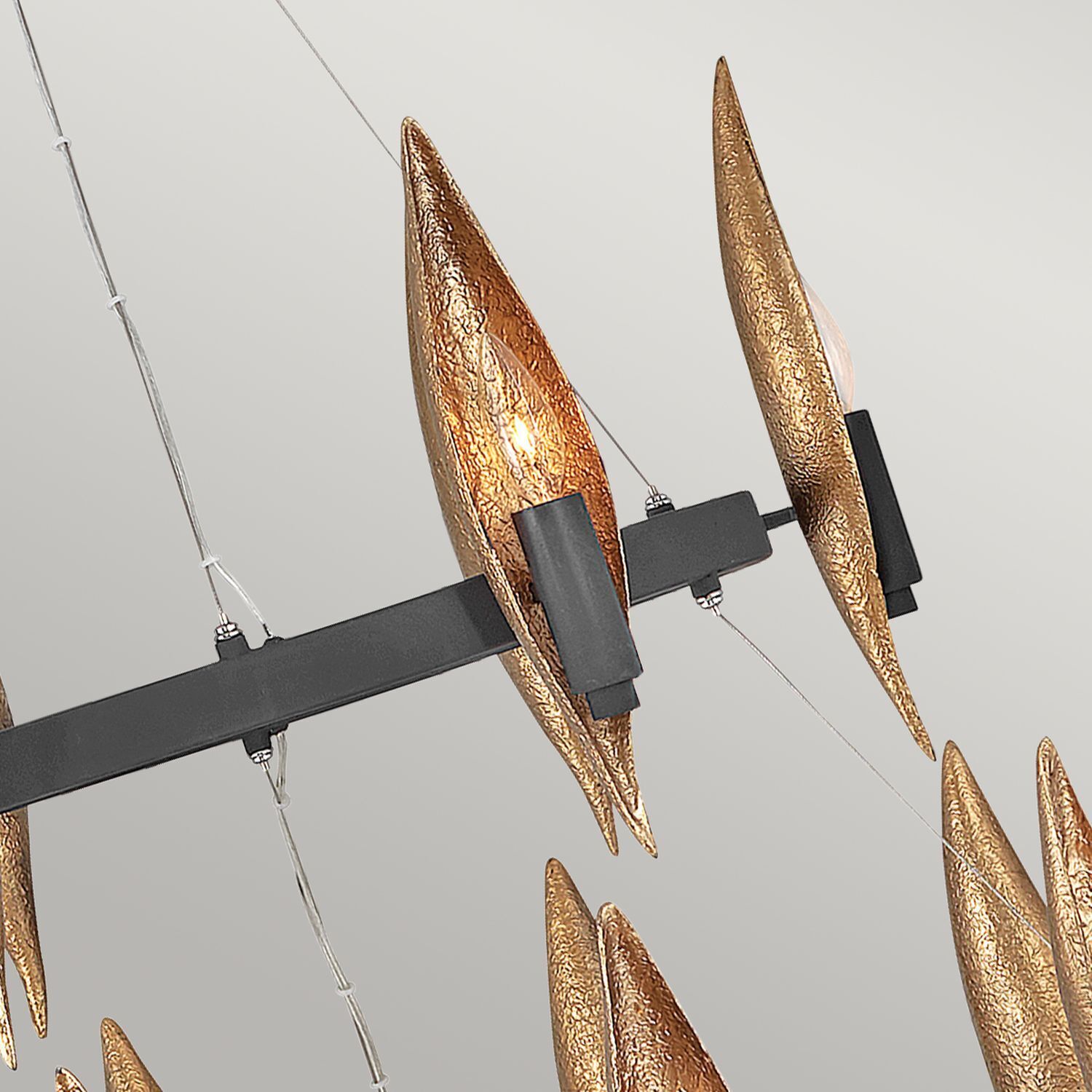 Lustre Noir Or Ø 91,4 cm 2 anneaux Design moderne Lustre Noir Or Ø 91,4 cm 2 anneaux Design moderne